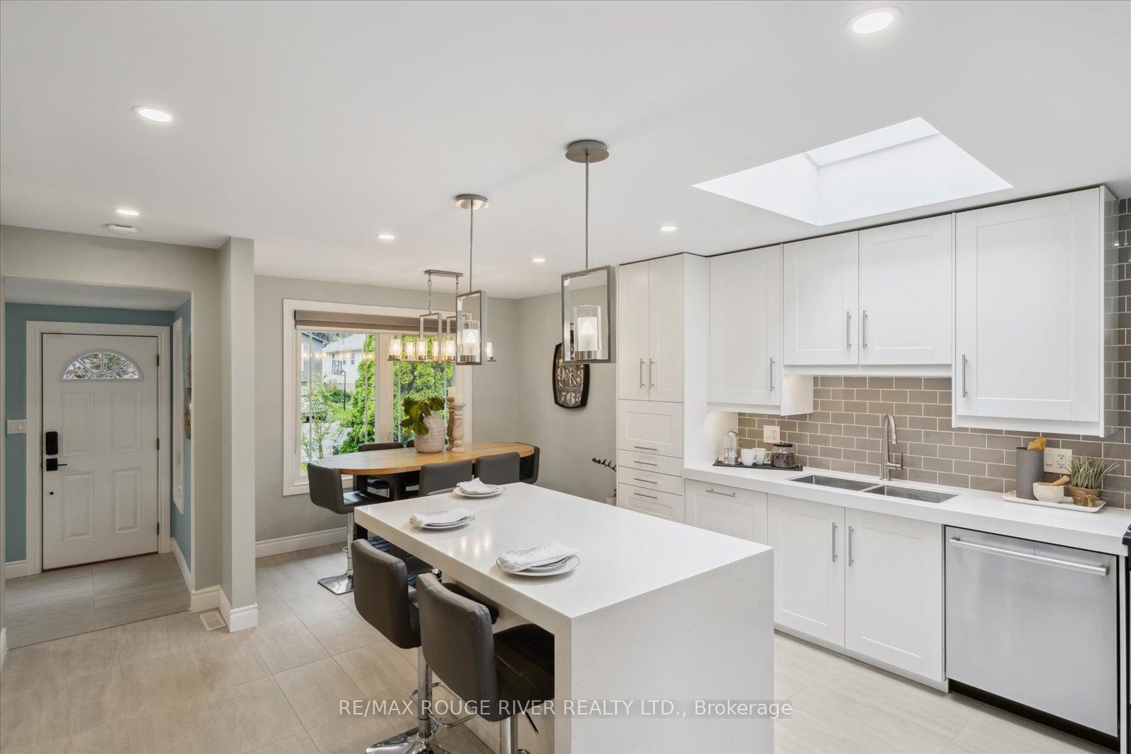 Photo 9 of 27 Guthrie Crescent, Whitby, Lynde Creek — HOMEH