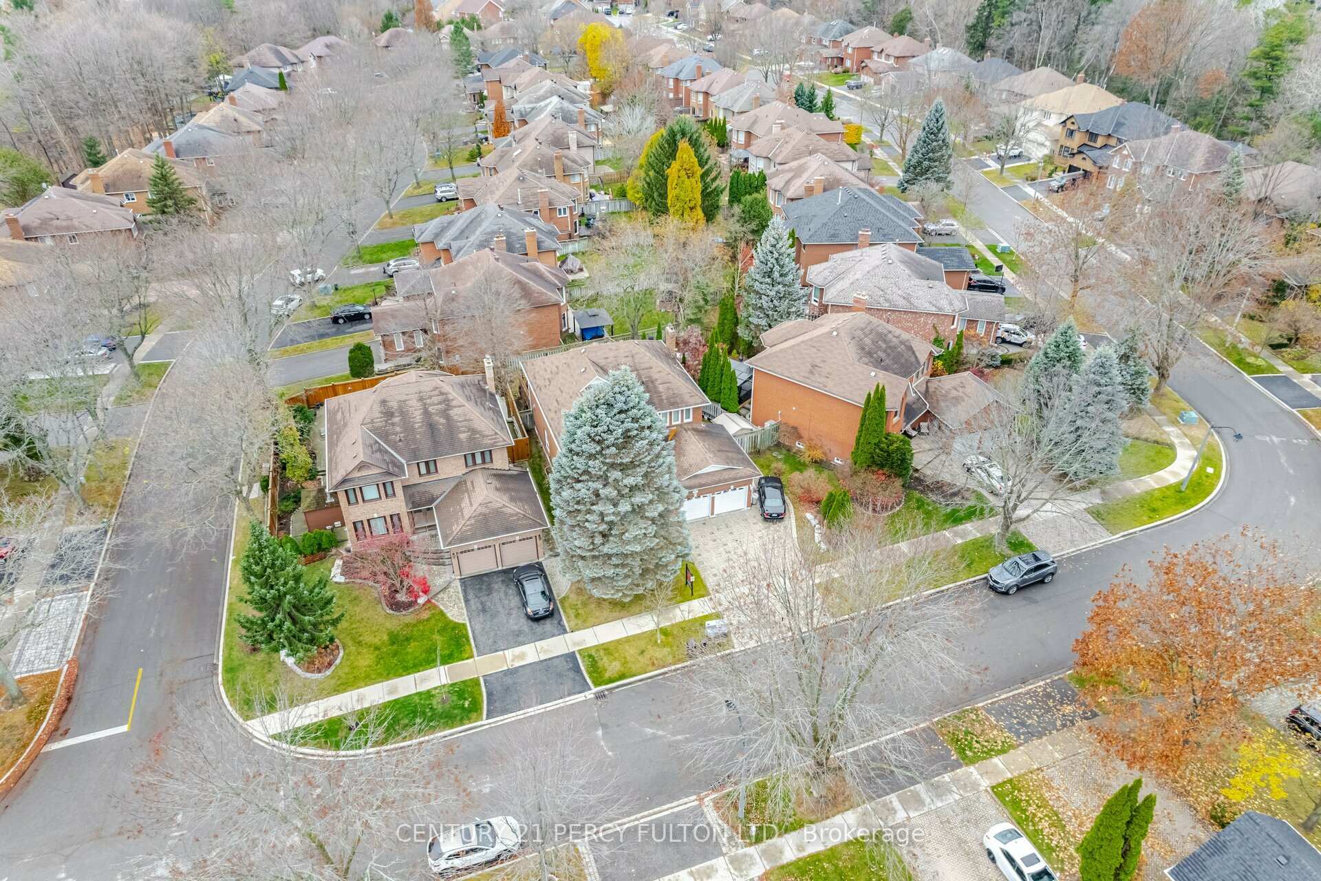 Photo 2 of 887 Darwin Drive, Pickering, Dunbarton — HOMEH