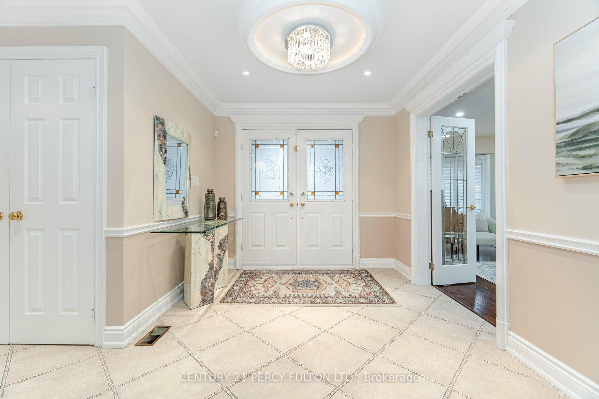 Photo 3 of 887 Darwin Drive, Pickering, Dunbarton — HOMEH