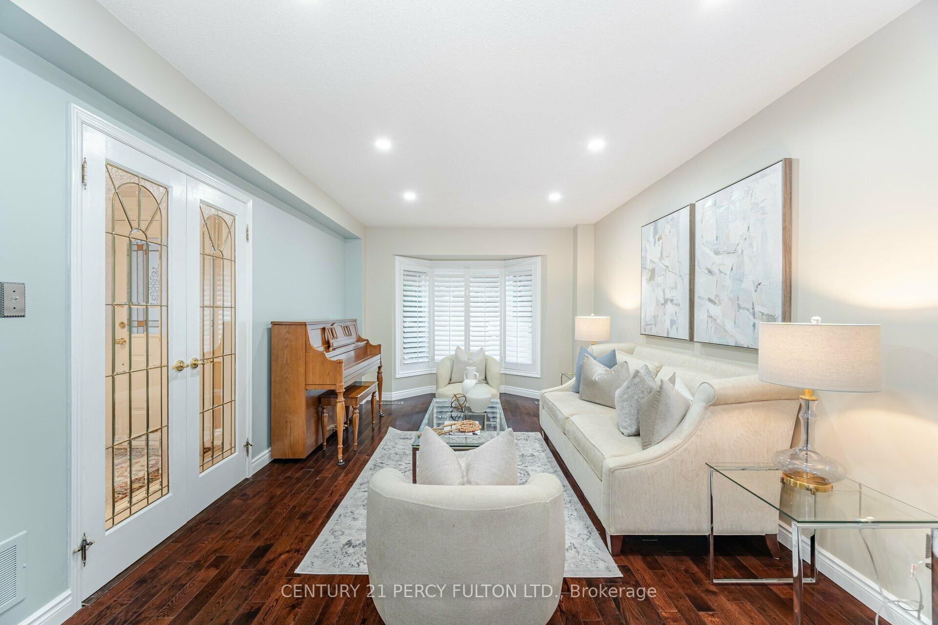 Photo 5 of 887 Darwin Drive, Pickering, Dunbarton — HOMEH