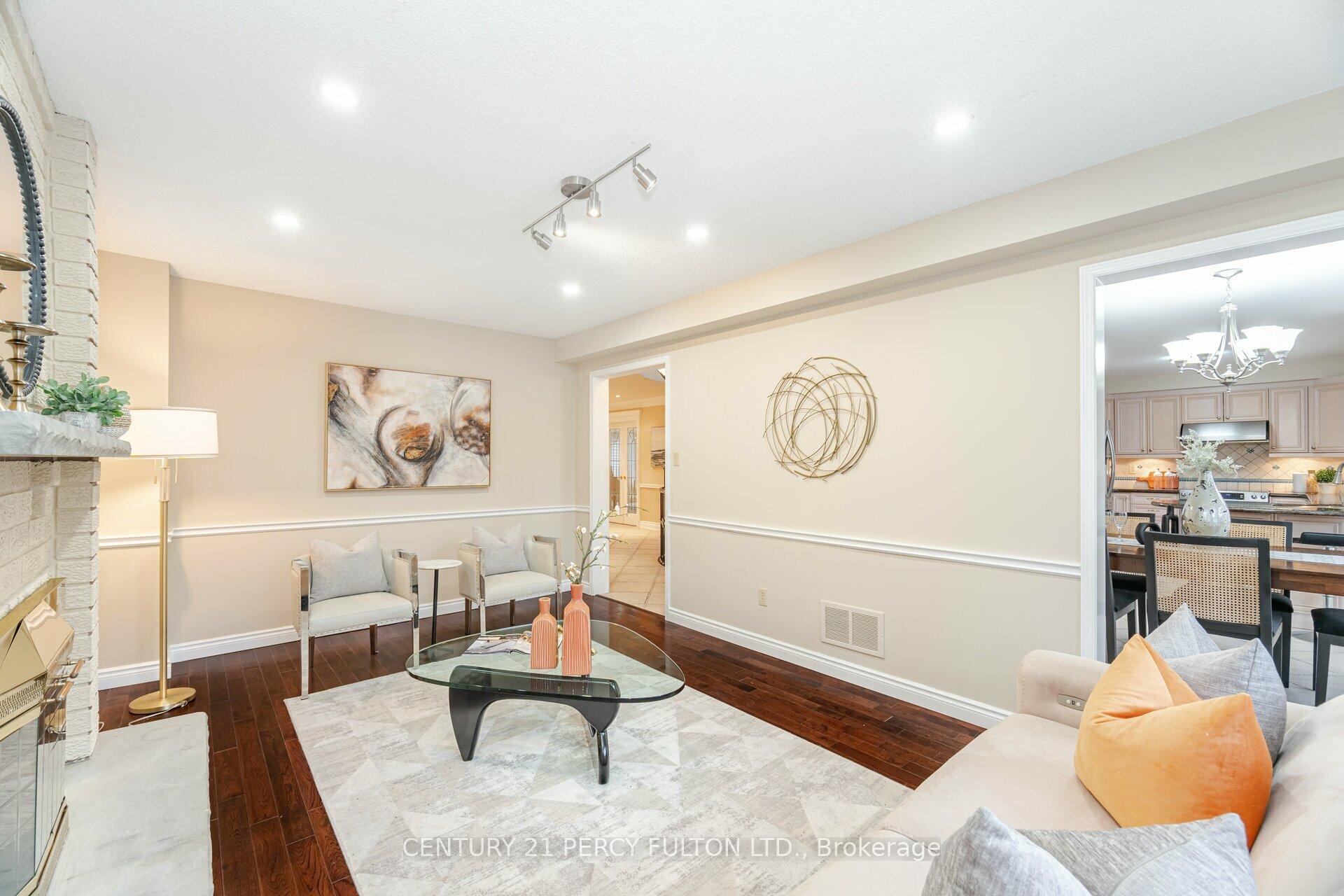Photo 13 of 887 Darwin Drive, Pickering, Dunbarton — HOMEH