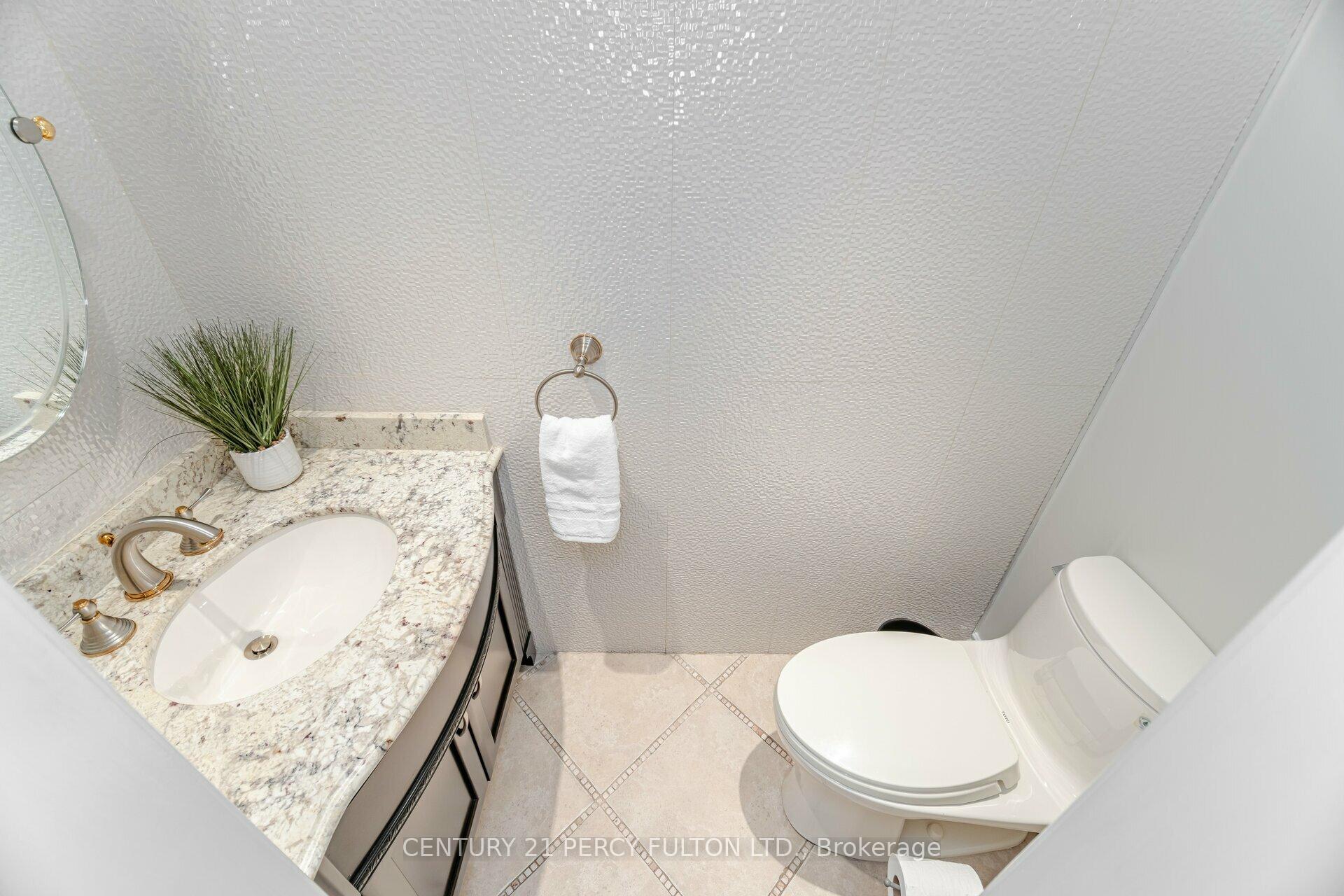 Photo 15 of 887 Darwin Drive, Pickering, Dunbarton — HOMEH