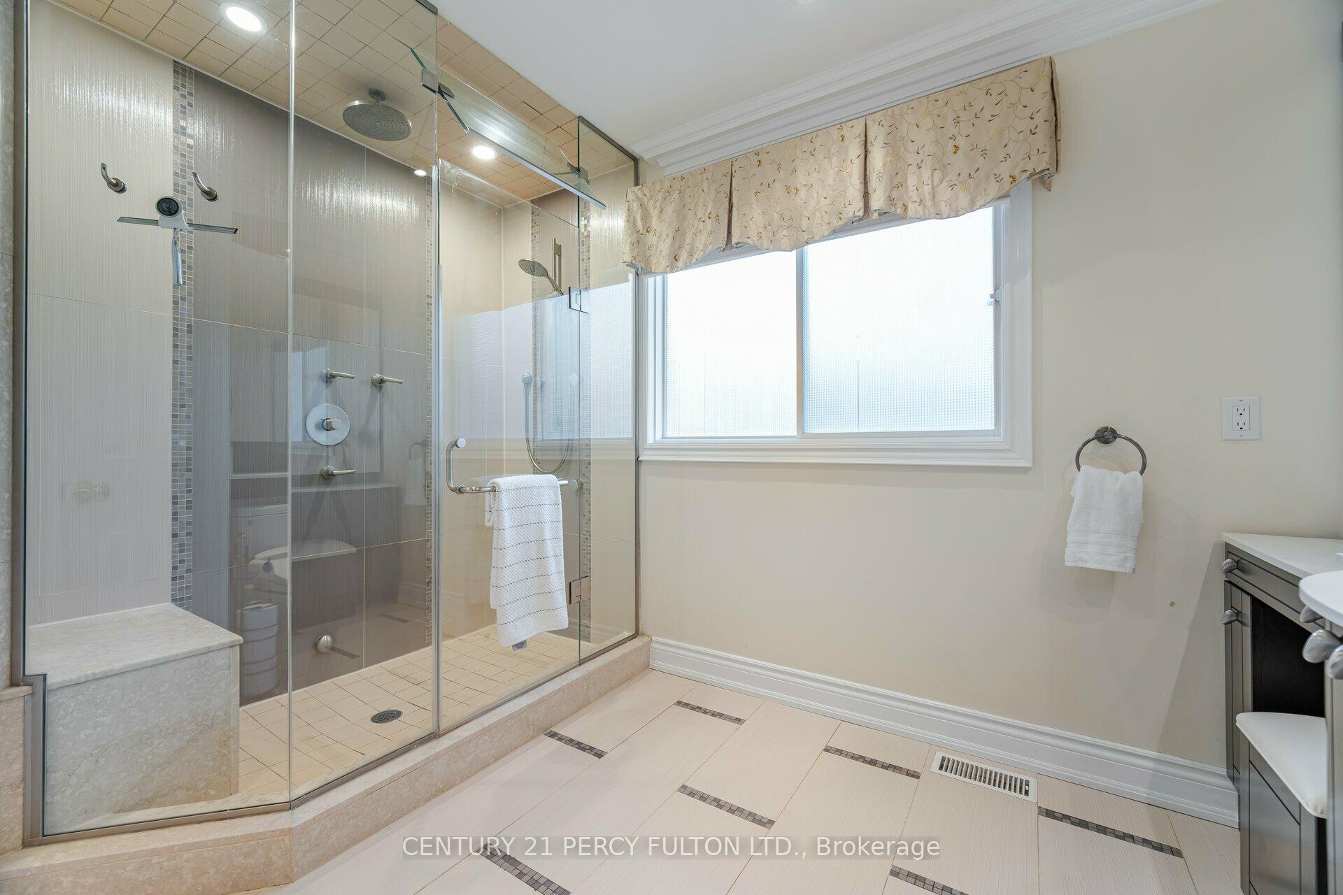 Photo 20 of 887 Darwin Drive, Pickering, Dunbarton — HOMEH