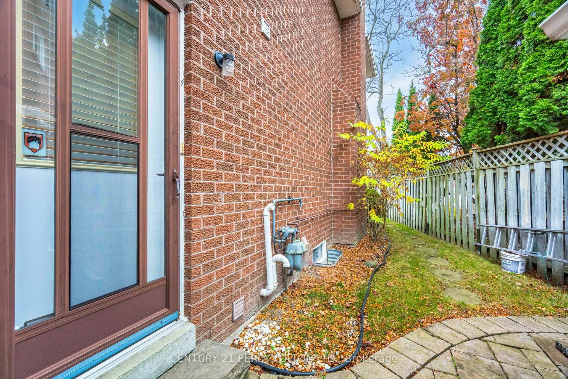 Photo 35 of 887 Darwin Drive, Pickering, Dunbarton — HOMEH
