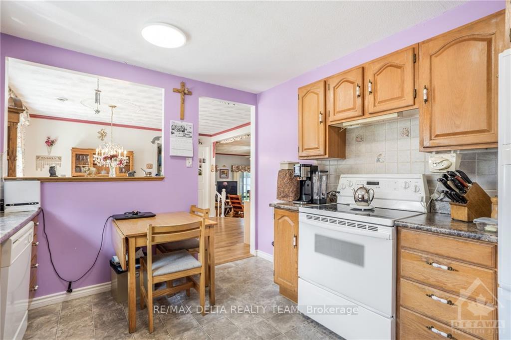 Photo 8 of 1651 Regional Road 174, Ottawa, Camelot — HOMEH