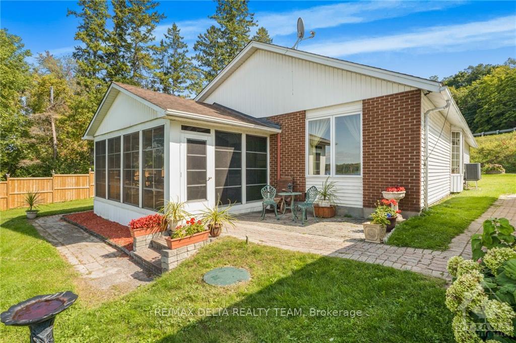 Photo 16 of 1651 Regional Road 174, Ottawa, Camelot — HOMEH