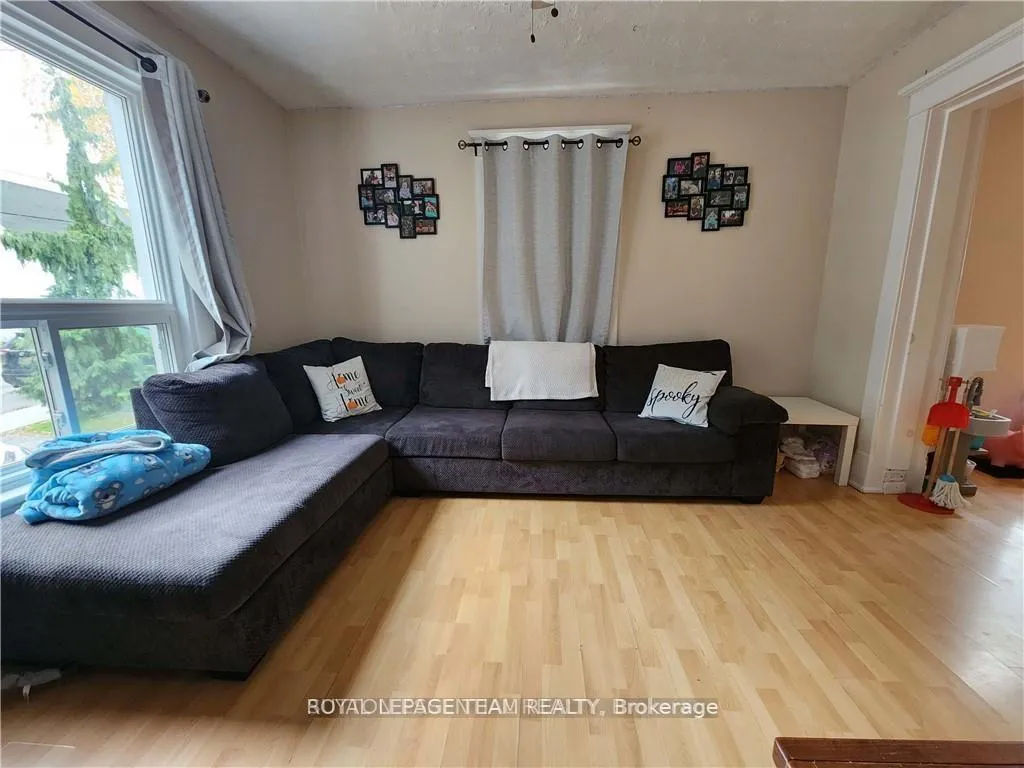 Photo 4 of 219 James Street E, Brockville — HOMEH