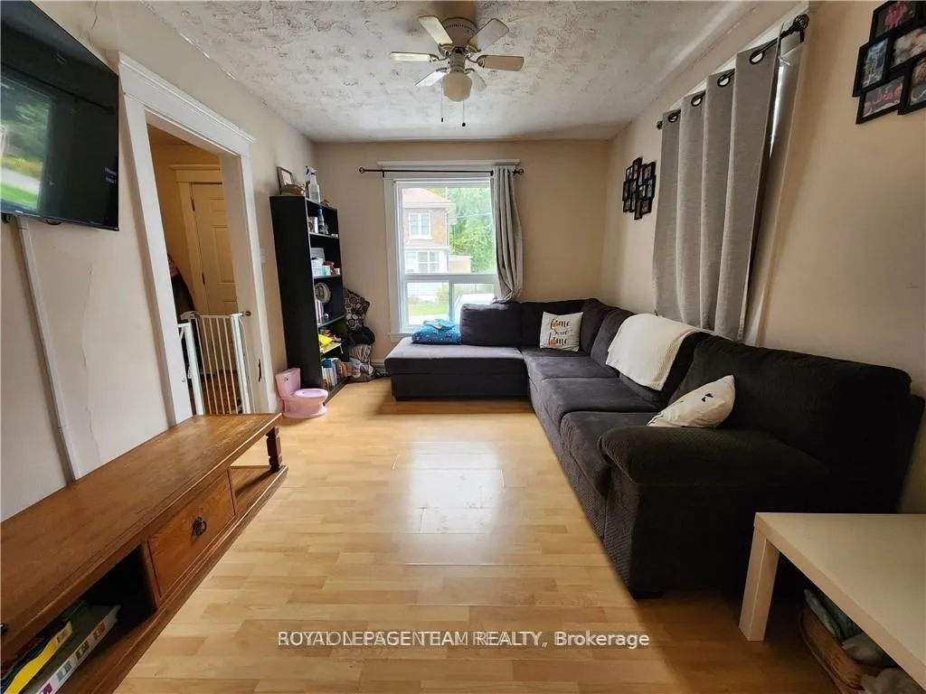 Photo 5 of 219 James Street E, Brockville — HOMEH