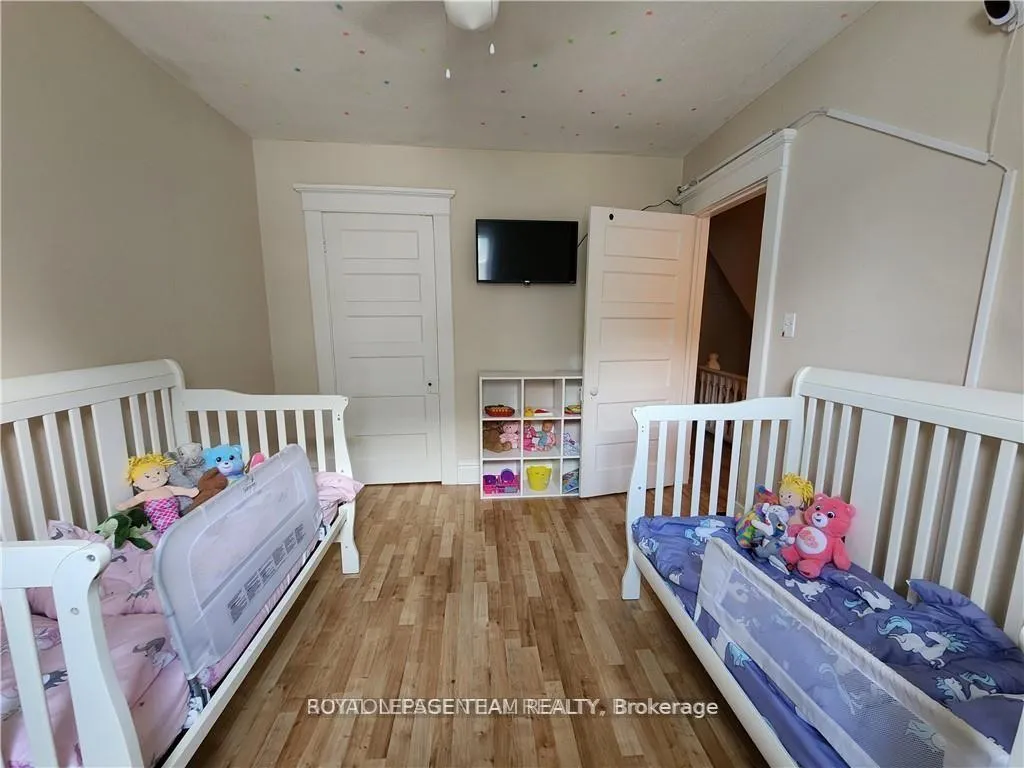 Photo 11 of 219 James Street E, Brockville — HOMEH