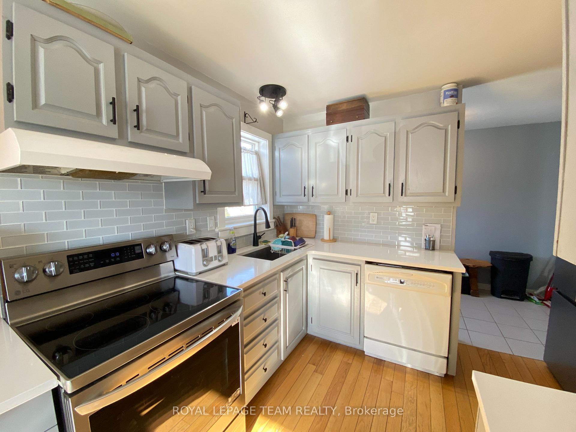 Photo 5 of 69 Norma Street S, Arnprior — HOMEH