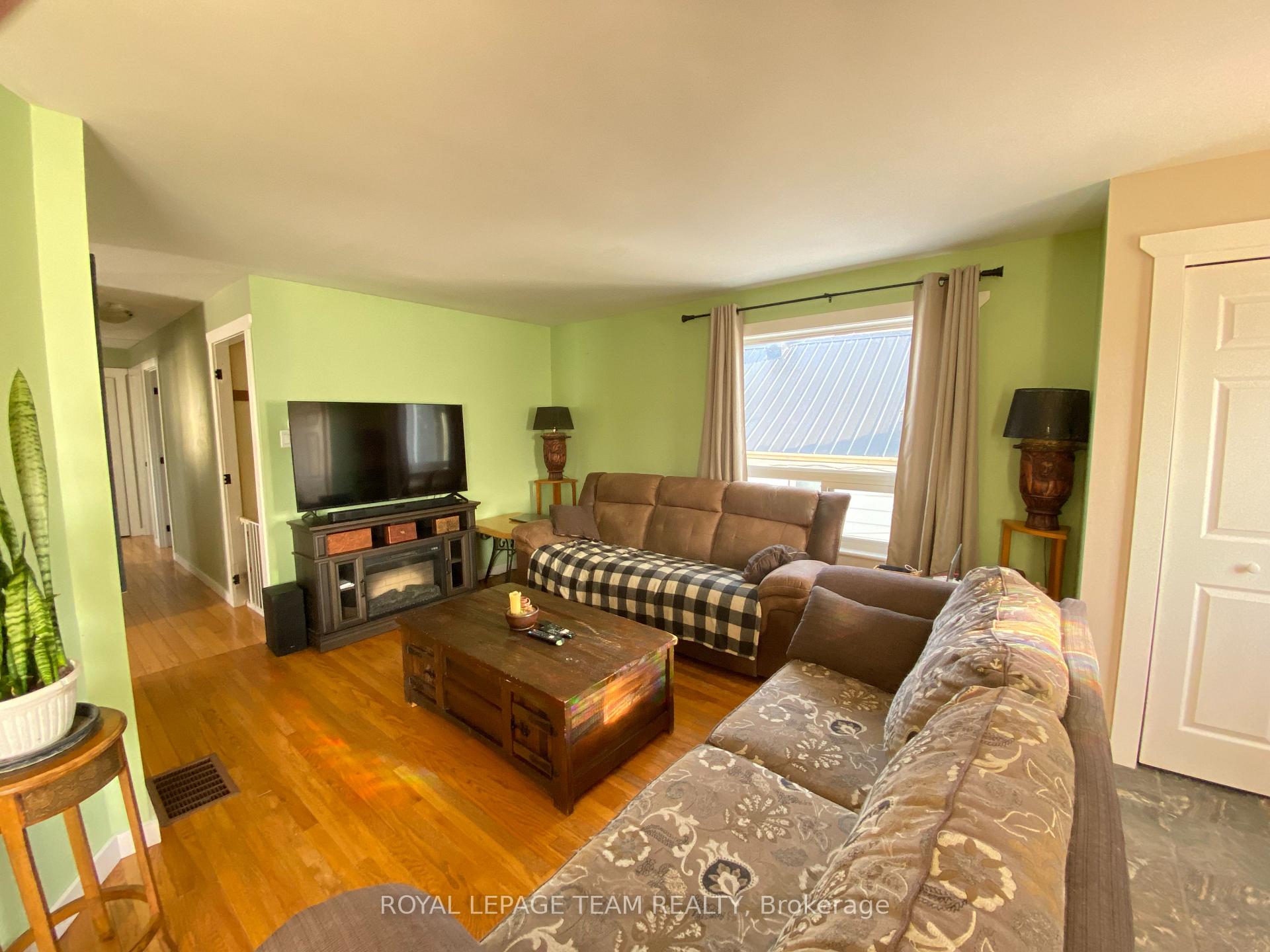 Photo 7 of 69 Norma Street S, Arnprior — HOMEH