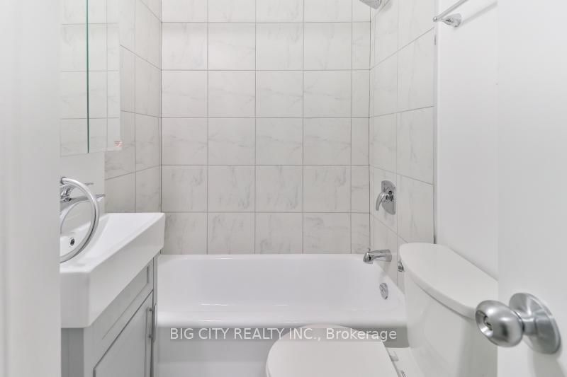 Photo 5 of Unit 103, 31 Upper Canada Dr, North York, St. Andrew-Windfields — HOMEH