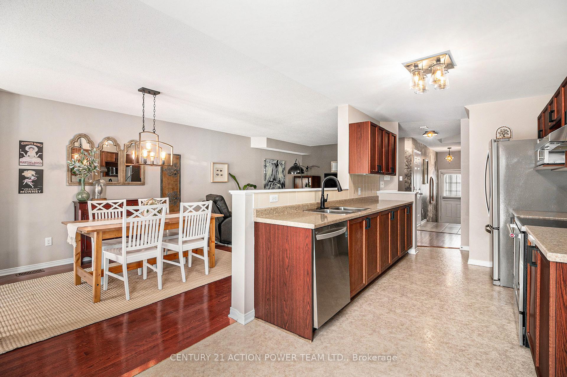 Photo 13 of 210 Cityview Crescent, Ottawa, Springridge/East Village — HOMEH