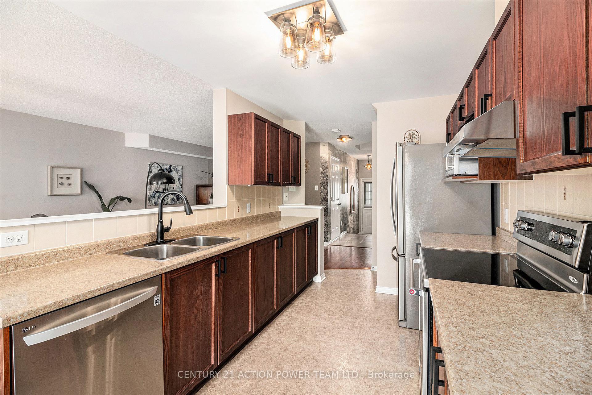 Photo 15 of 210 Cityview Crescent, Ottawa, Springridge/East Village — HOMEH