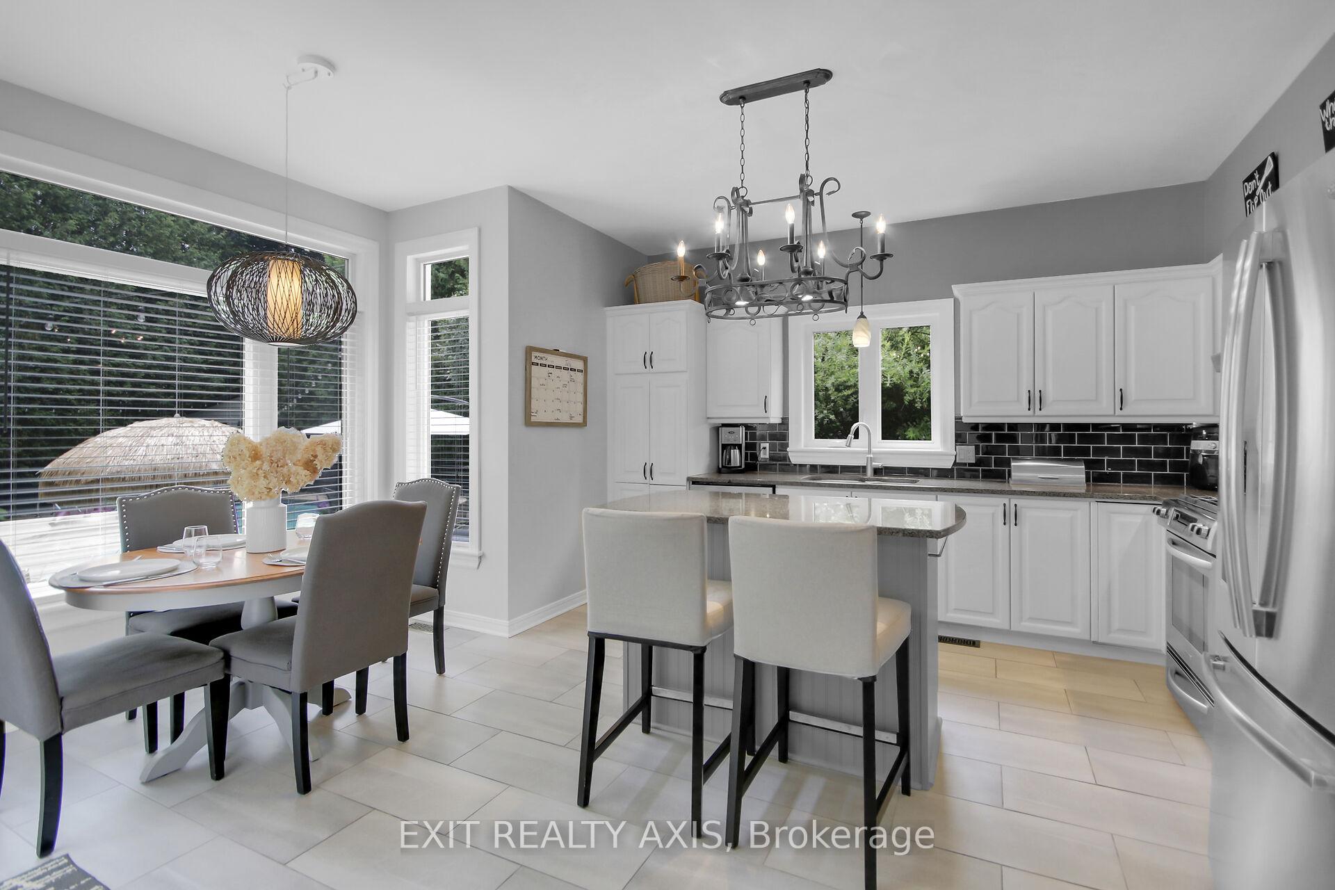 Photo 14 of 155 Longshire Circle, Ottawa, Barrhaven - Longfields — HOMEH