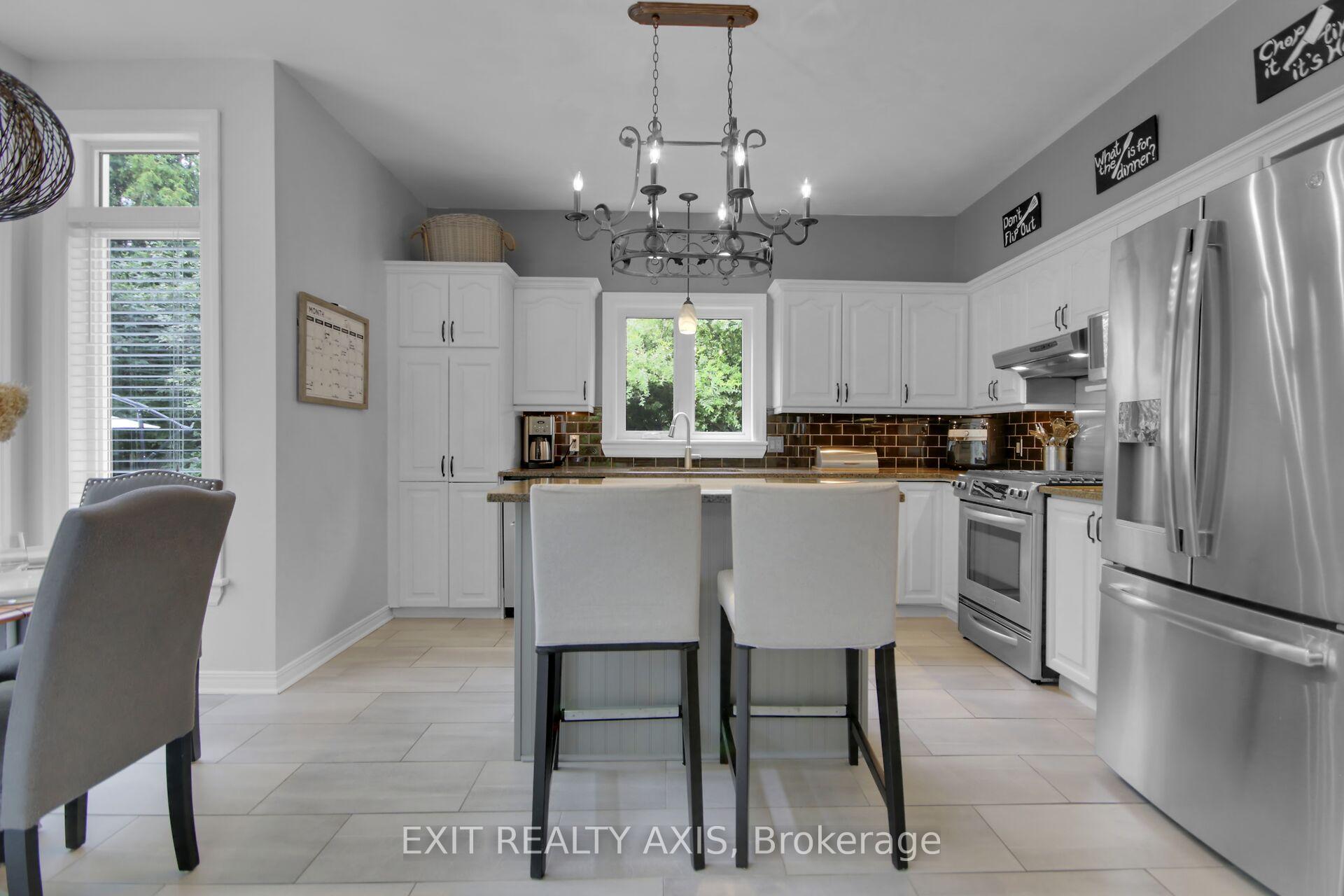 Photo 9 of 155 Longshire Circle, Ottawa, Barrhaven - Longfields — HOMEH