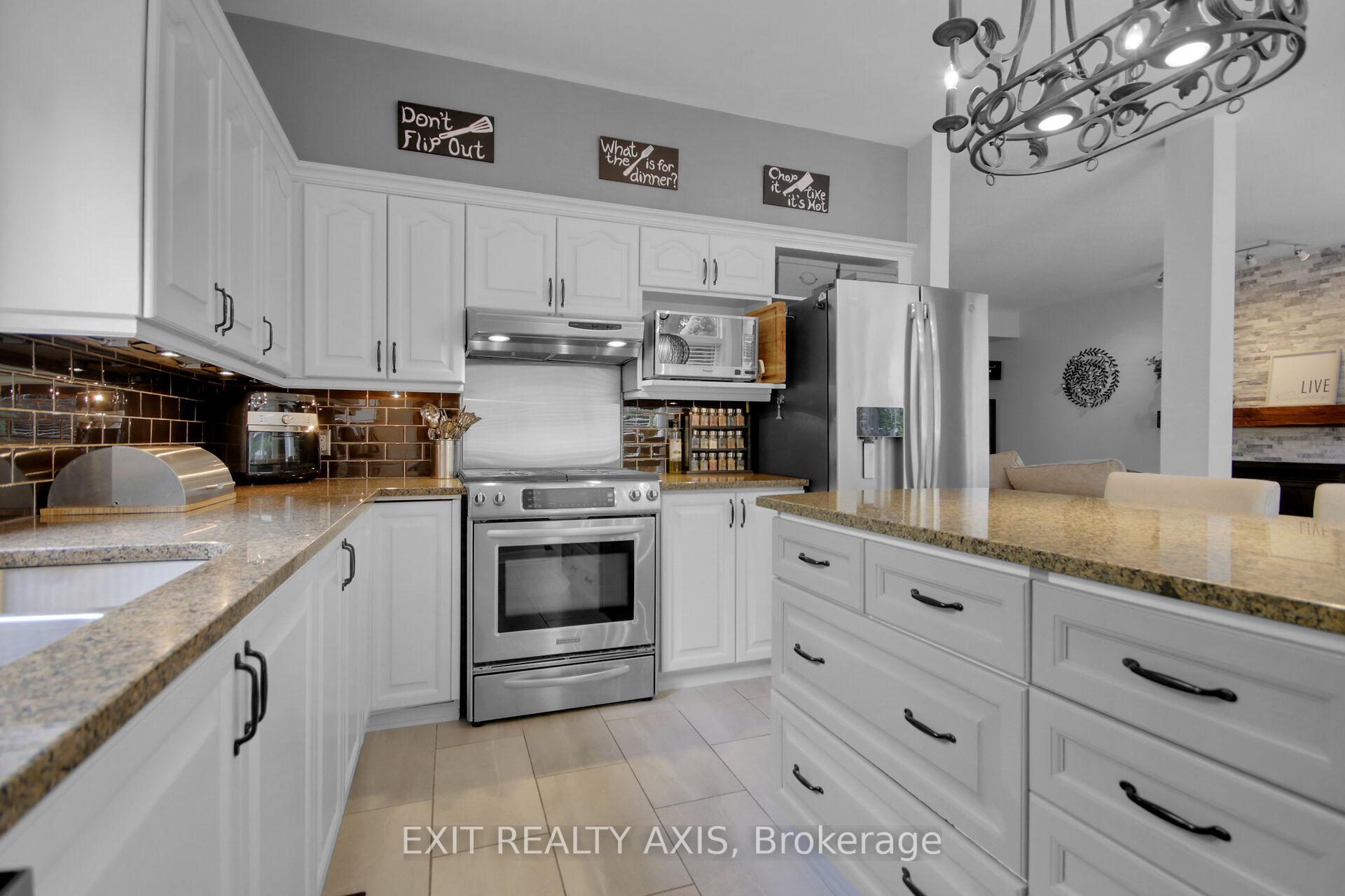 Photo 13 of 155 Longshire Circle, Ottawa, Barrhaven - Longfields — HOMEH