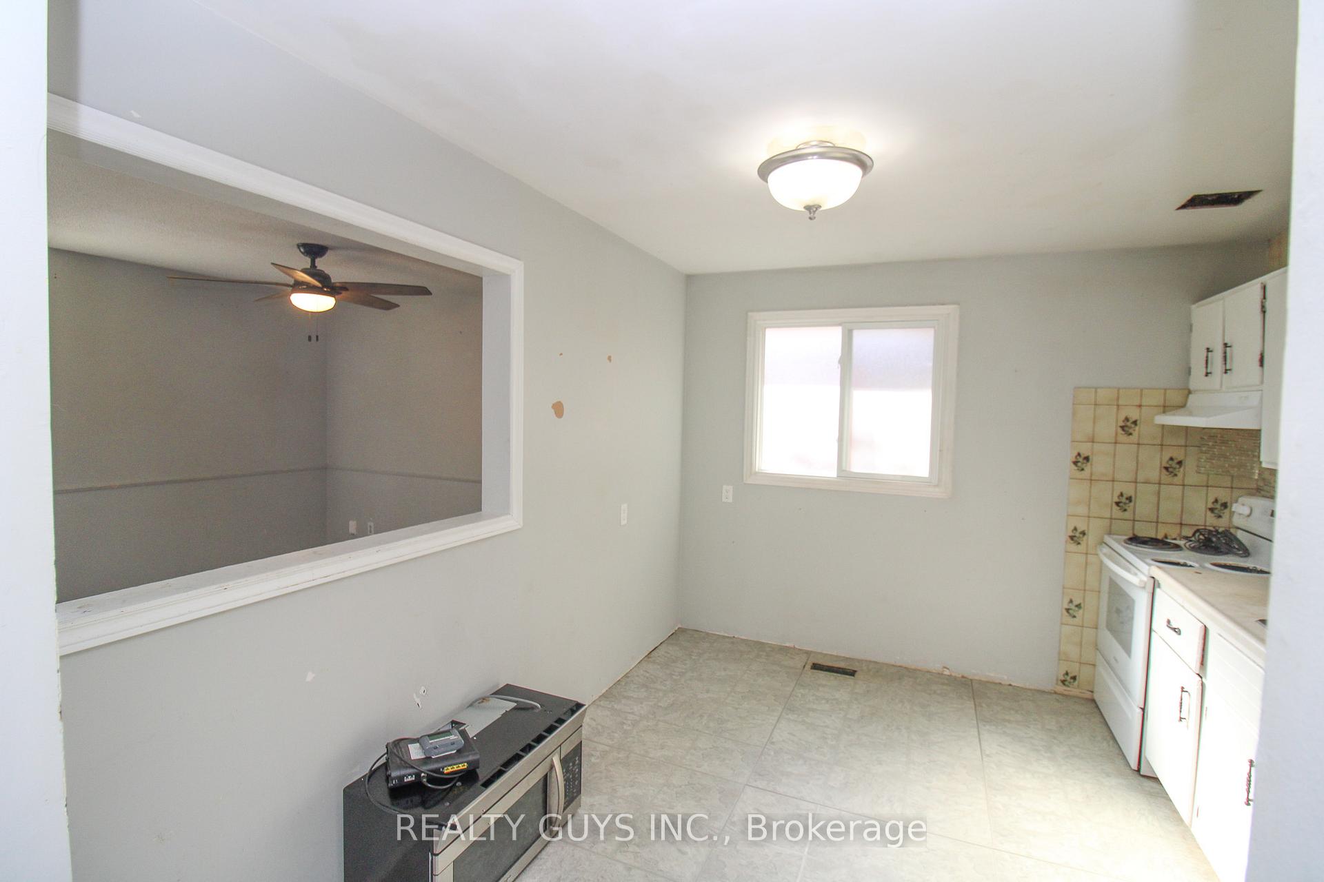 Photo 10 of 290 Mcfarlane Street, Peterborough, Ashburnham Ward 4 — HOMEH