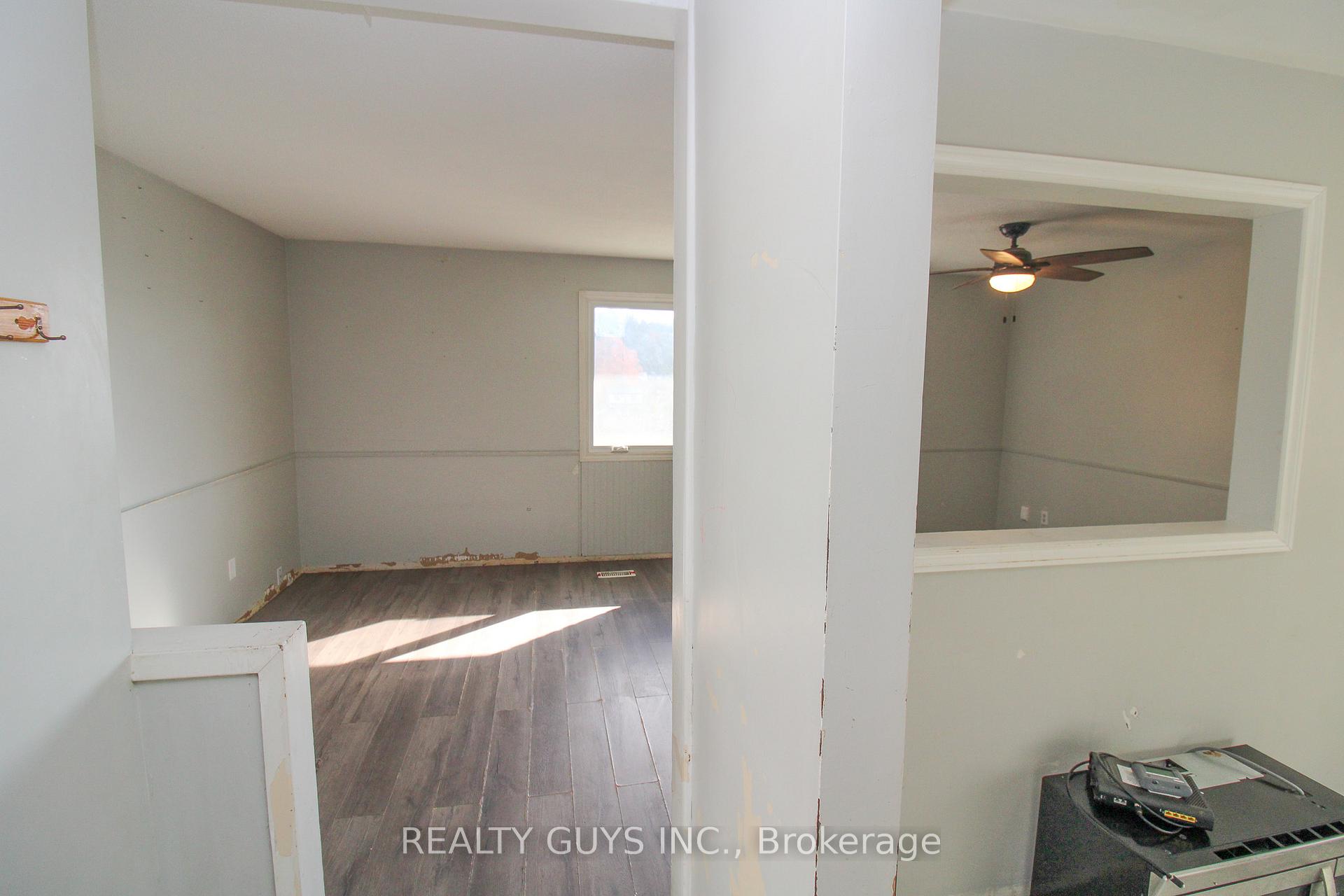 Photo 12 of 290 Mcfarlane Street, Peterborough, Ashburnham Ward 4 — HOMEH