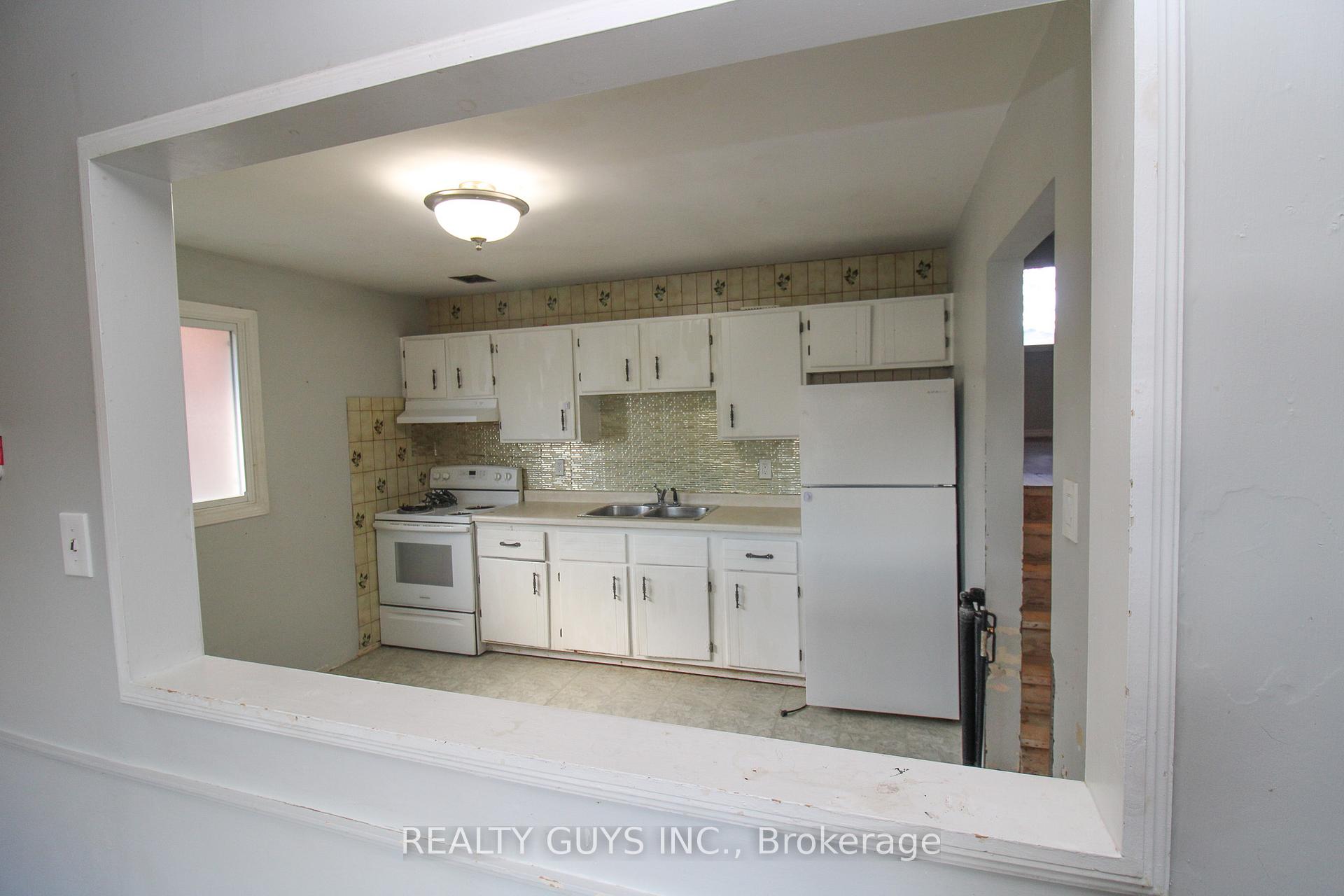 Photo 16 of 290 Mcfarlane Street, Peterborough, Ashburnham Ward 4 — HOMEH