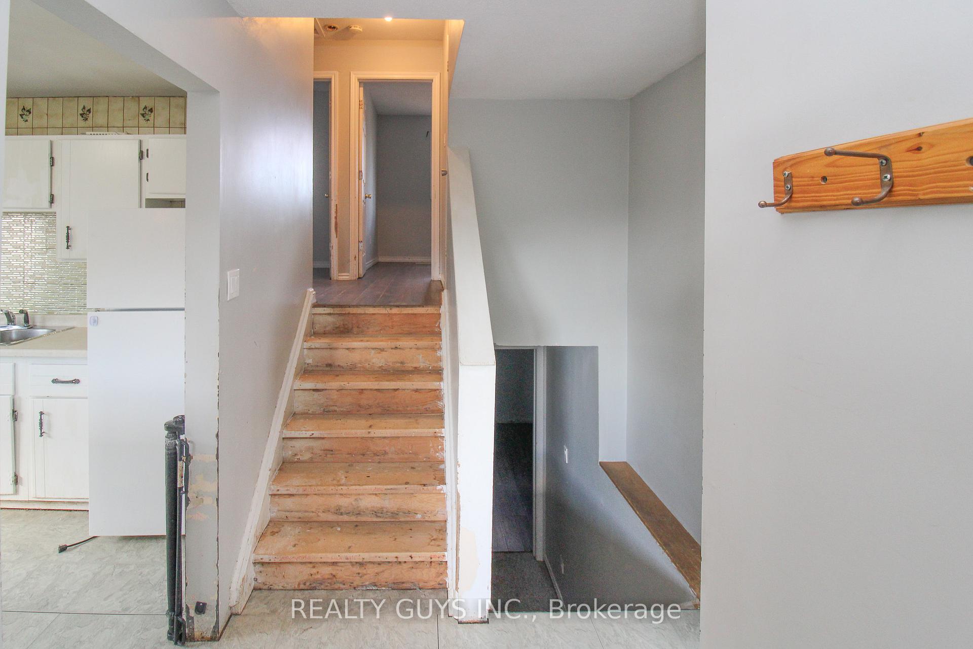 Photo 17 of 290 Mcfarlane Street, Peterborough, Ashburnham Ward 4 — HOMEH