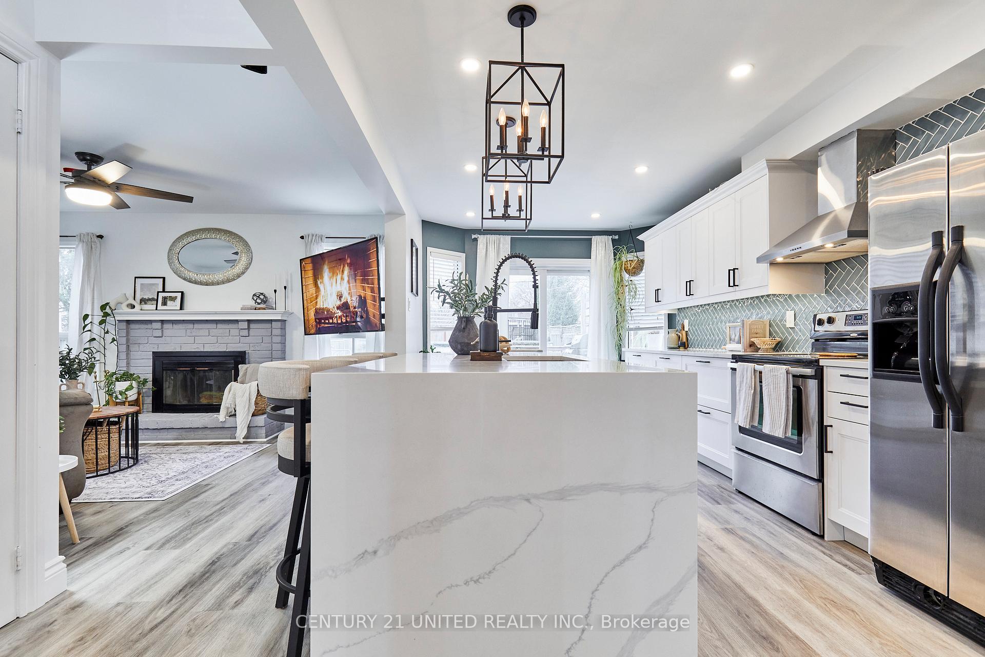 Photo 11 of 26 Lipton Crescent, Whitby, Pringle Creek — HOMEH
