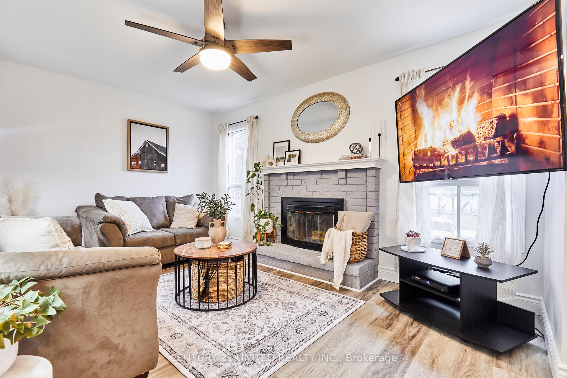 Photo 16 of 26 Lipton Crescent, Whitby, Pringle Creek — HOMEH
