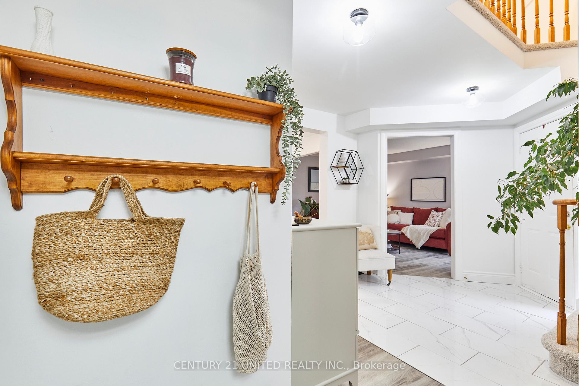 Photo 19 of 26 Lipton Crescent, Whitby, Pringle Creek — HOMEH