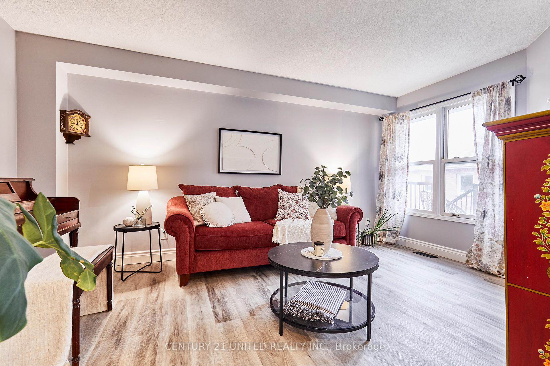 Photo 22 of 26 Lipton Crescent, Whitby, Pringle Creek — HOMEH