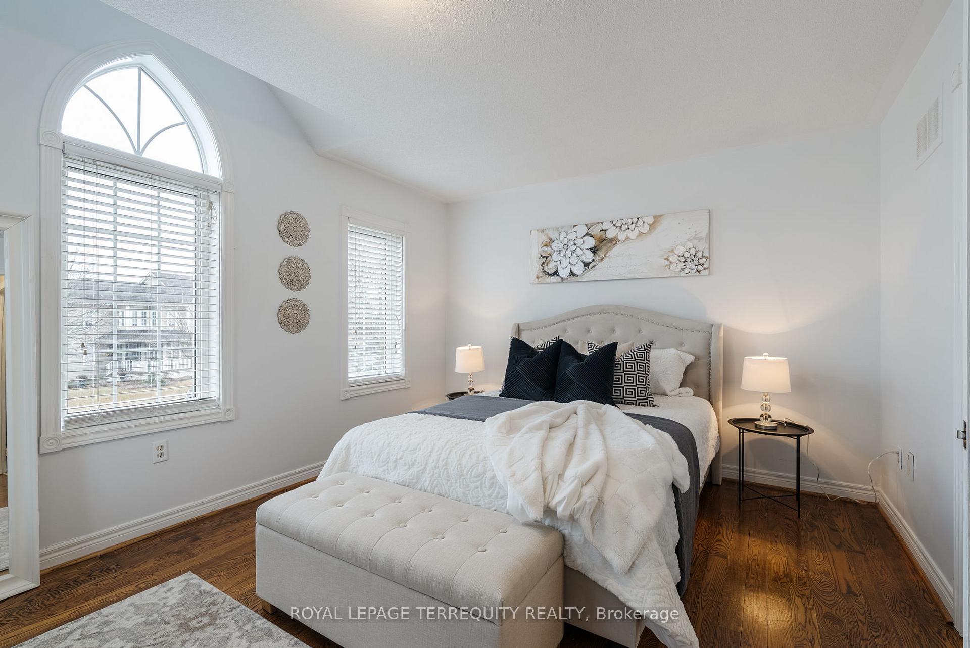 Photo 19 of 45 Aster Crescent, Whitby, Brooklin — HOMEH