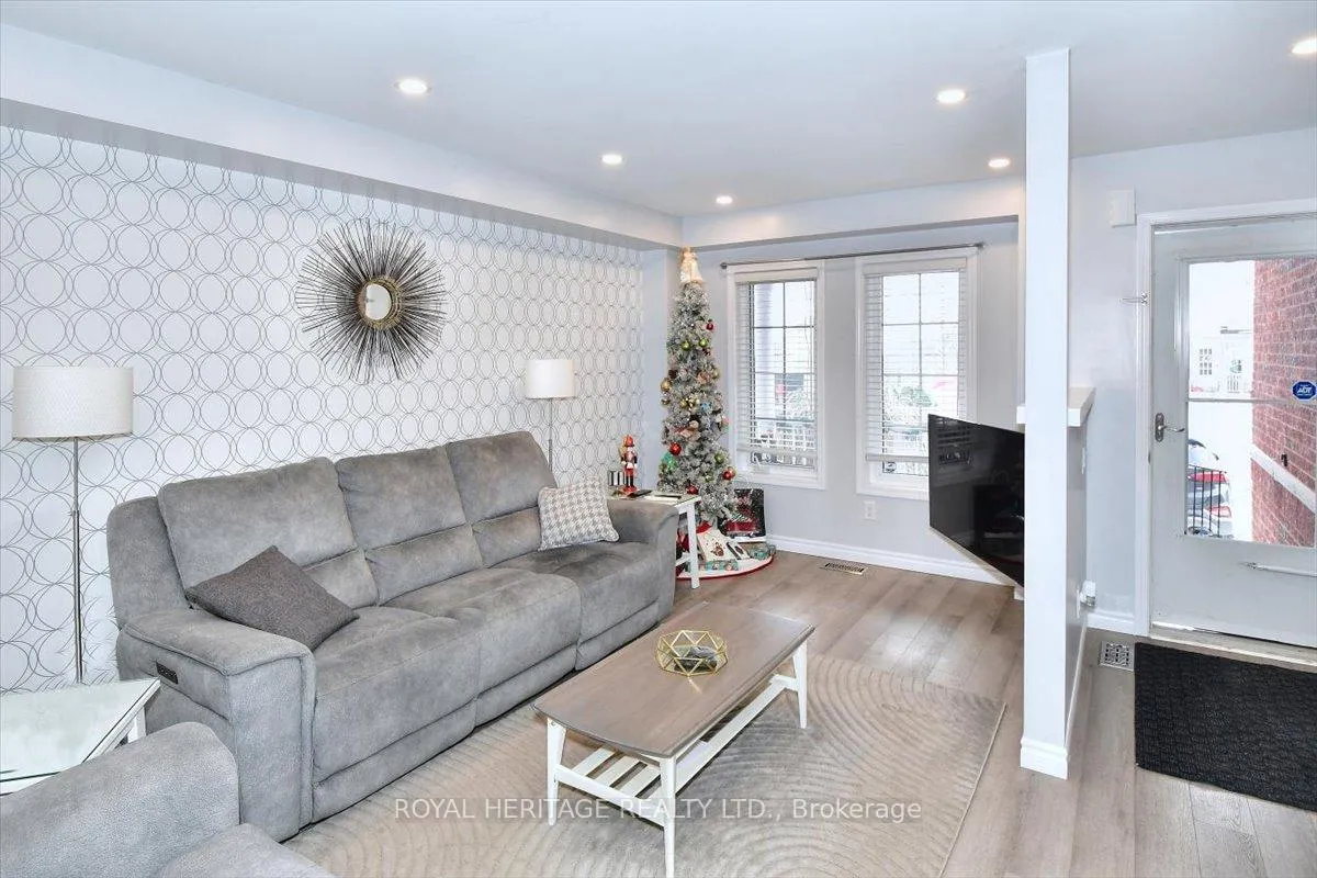 Photo 6 of 542 Garbutt Terrace, Peterborough, Northcrest Ward 5 — HOMEH