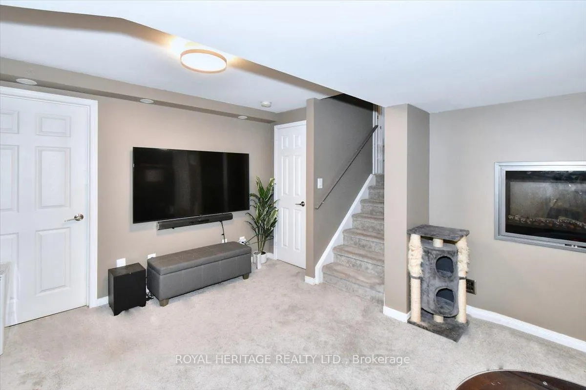 Photo 28 of 542 Garbutt Terrace, Peterborough, Northcrest Ward 5 — HOMEH