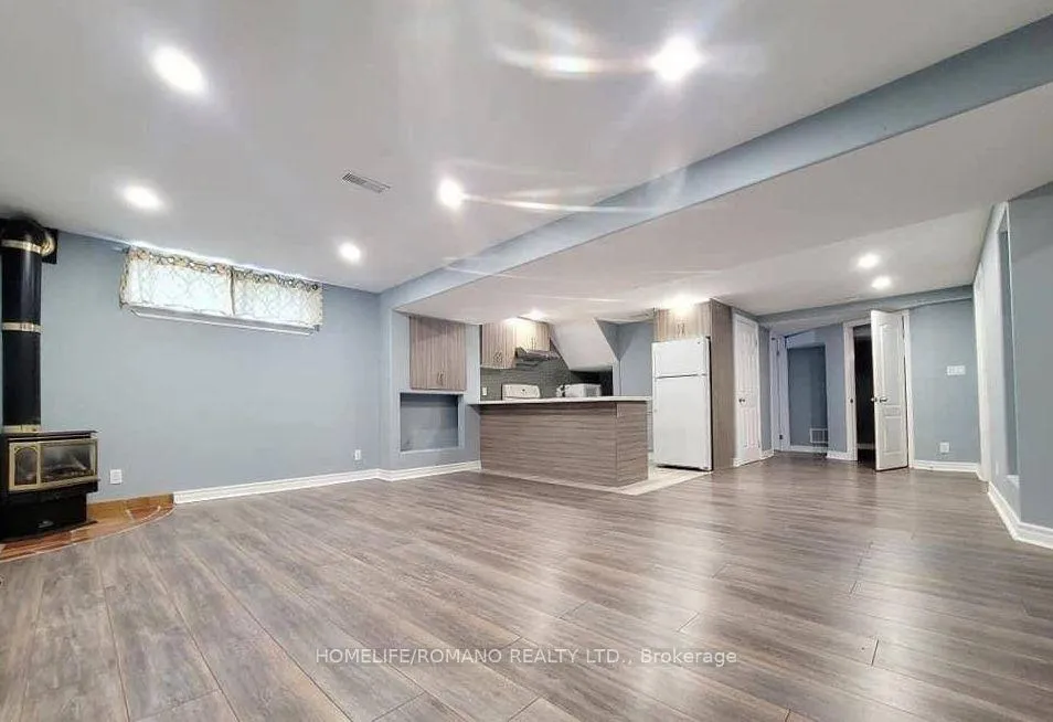 Photo 3 of Unit Lower, 55 Foreht Crescent, Aurora, Aurora Heights — HOMEH