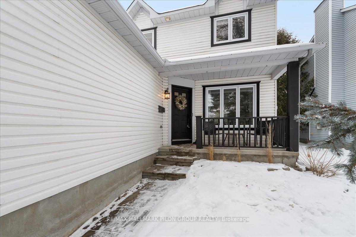 Photo 2 of 636 Deancourt Crescent, Ottawa, Fallingbrook/Ridgemount — HOMEH