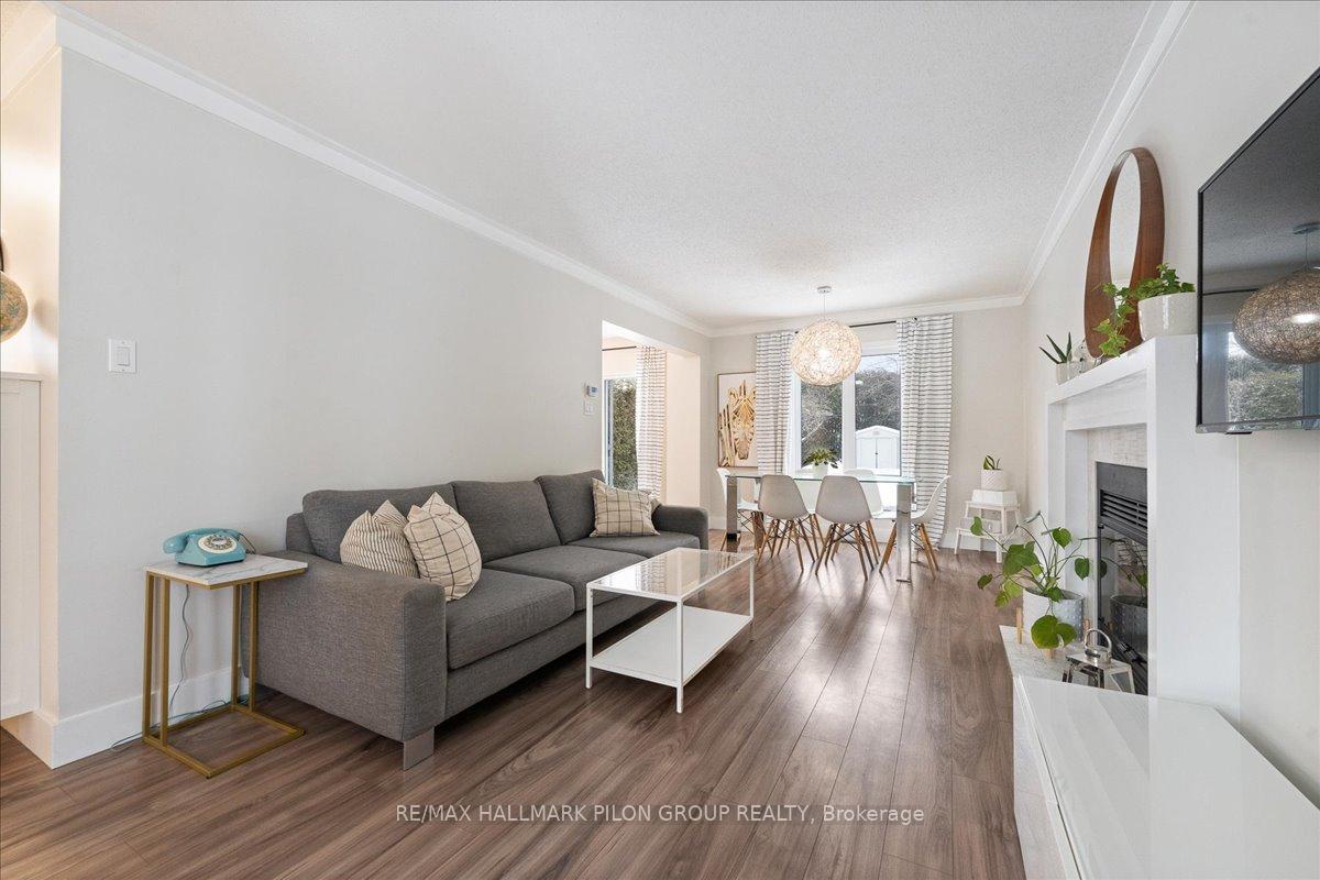 Photo 4 of 636 Deancourt Crescent, Ottawa, Fallingbrook/Ridgemount — HOMEH