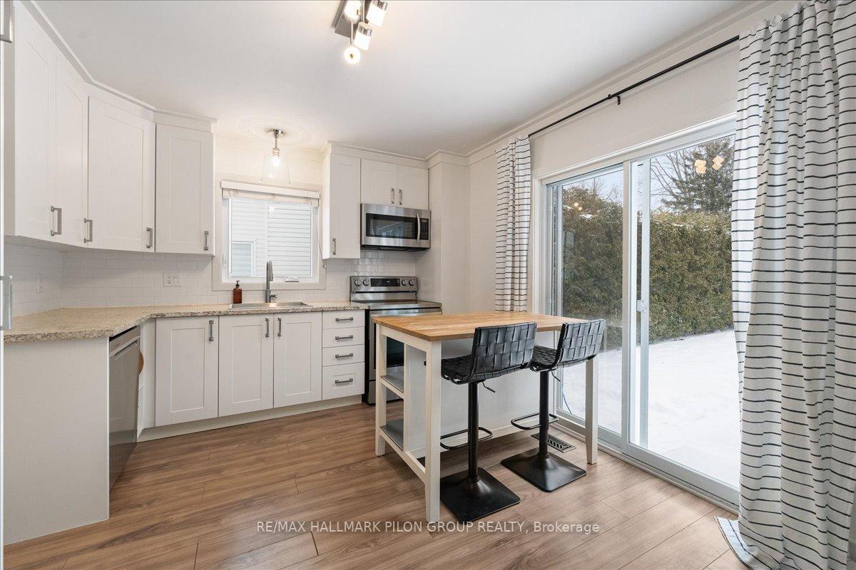 Photo 11 of 636 Deancourt Crescent, Ottawa, Fallingbrook/Ridgemount — HOMEH