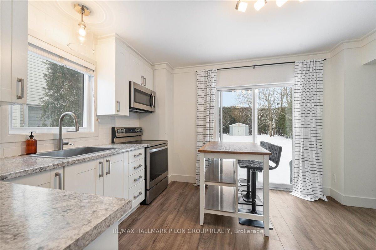Photo 12 of 636 Deancourt Crescent, Ottawa, Fallingbrook/Ridgemount — HOMEH