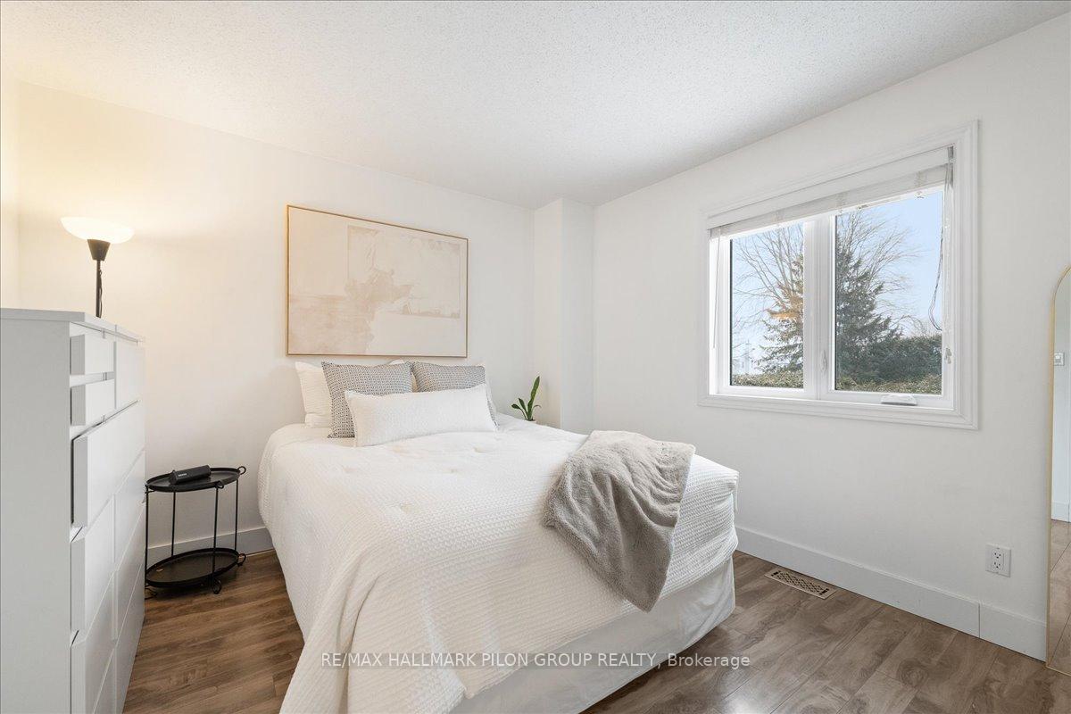 Photo 15 of 636 Deancourt Crescent, Ottawa, Fallingbrook/Ridgemount — HOMEH