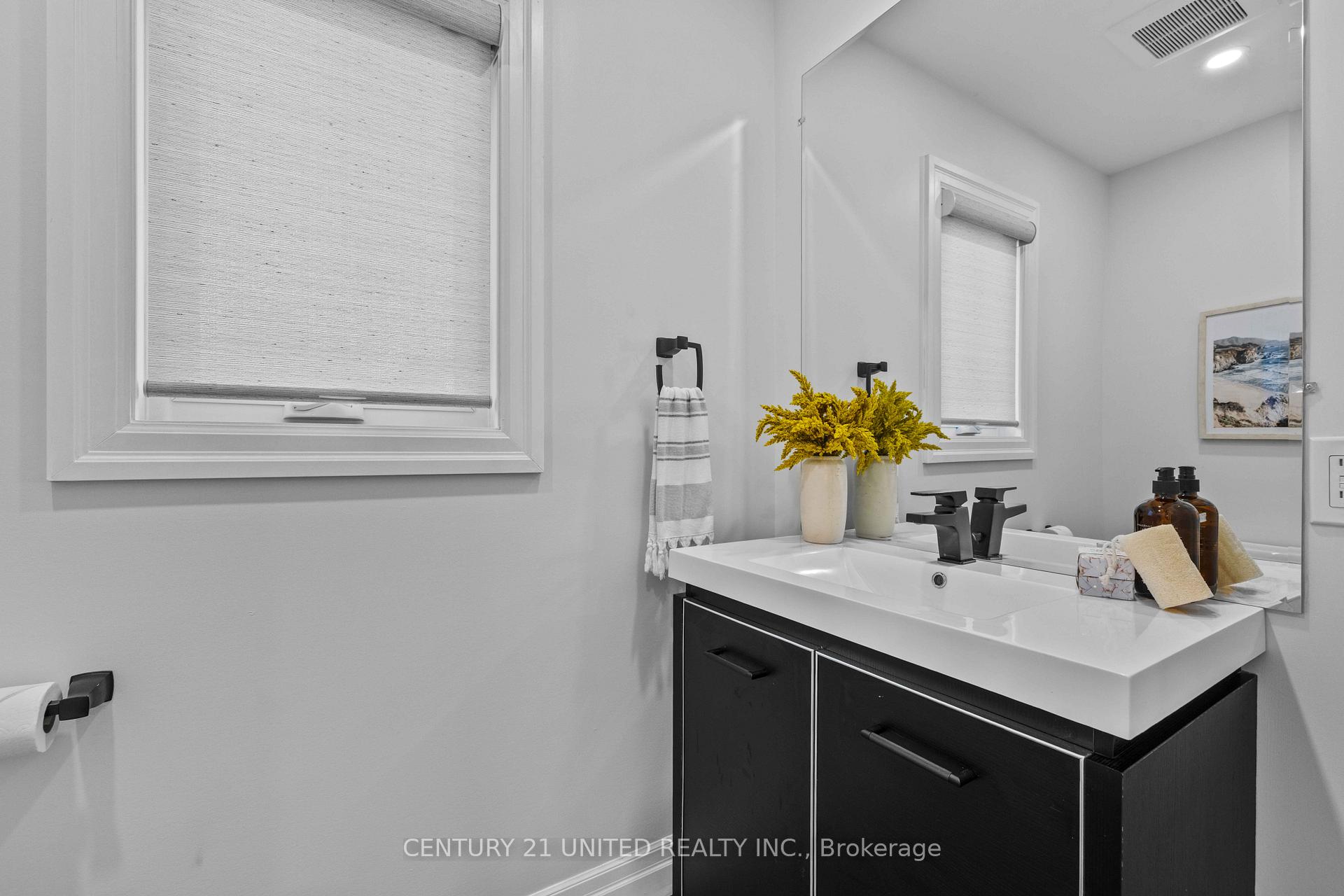 Photo 10 of 739 Young Street, Peterborough, Otonabee Ward 1 — HOMEH