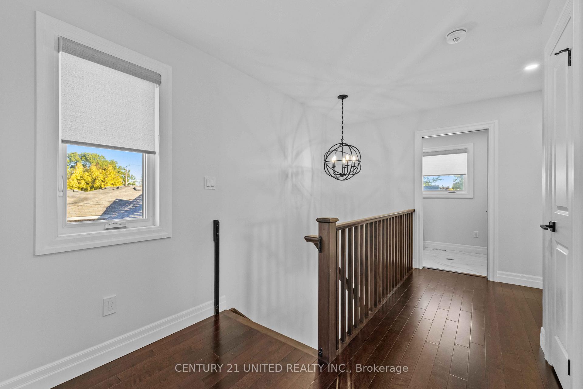 Photo 11 of 739 Young Street, Peterborough, Otonabee Ward 1 — HOMEH
