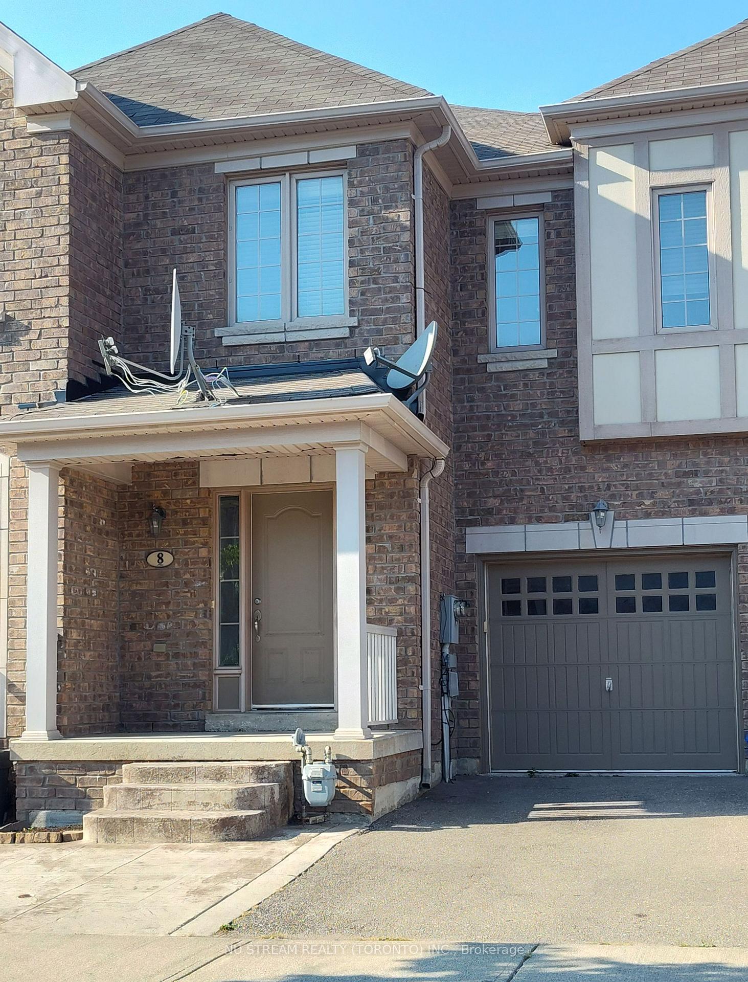 Photo 1 of 8 Coranto Way, Vaughan, Vellore Village — HOMEH