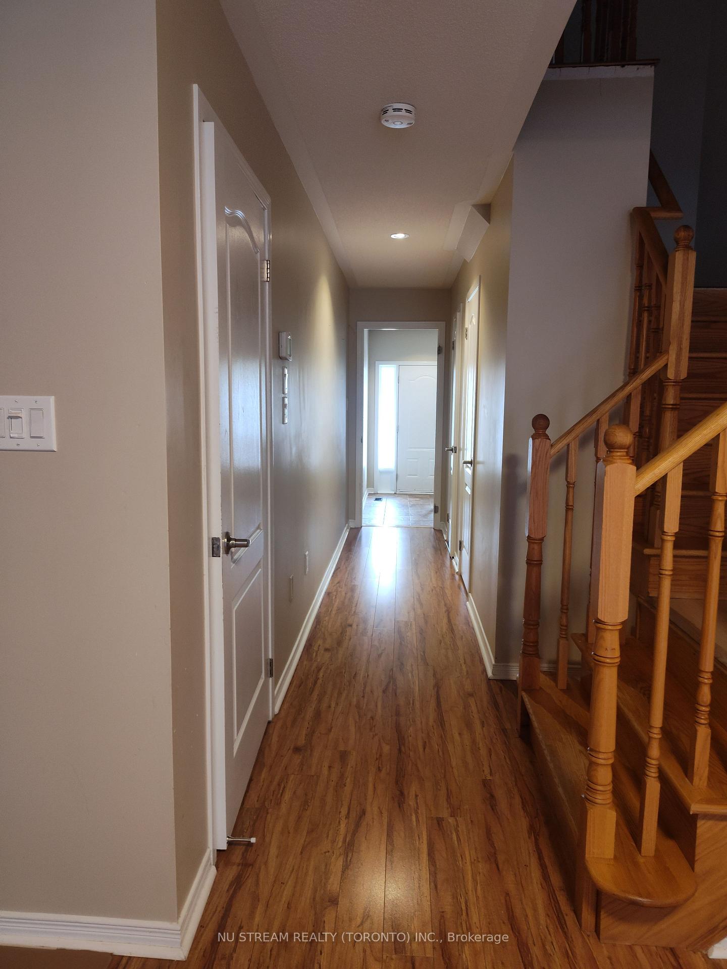Photo 4 of 8 Coranto Way, Vaughan, Vellore Village — HOMEH