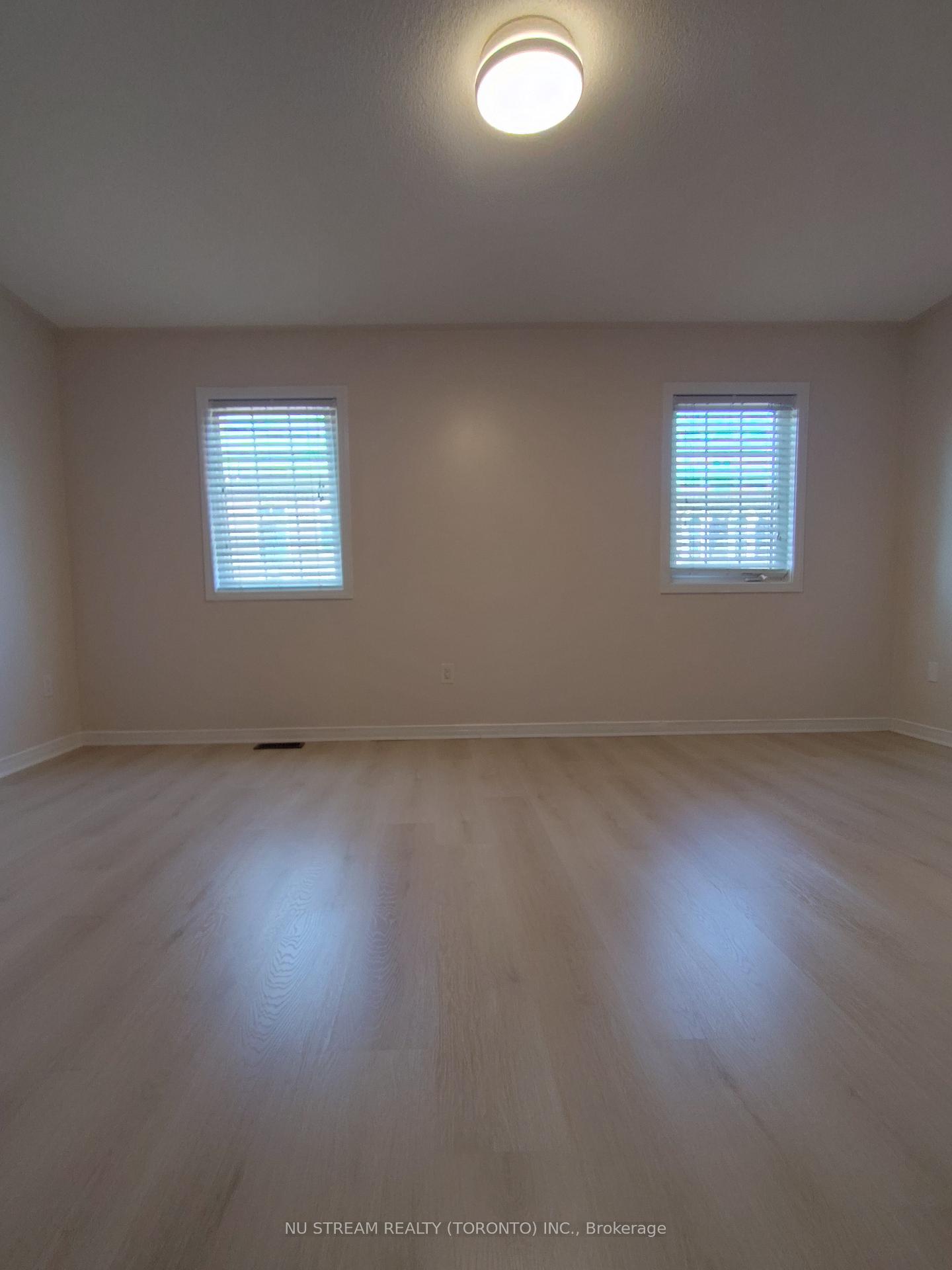 Photo 5 of 8 Coranto Way, Vaughan, Vellore Village — HOMEH