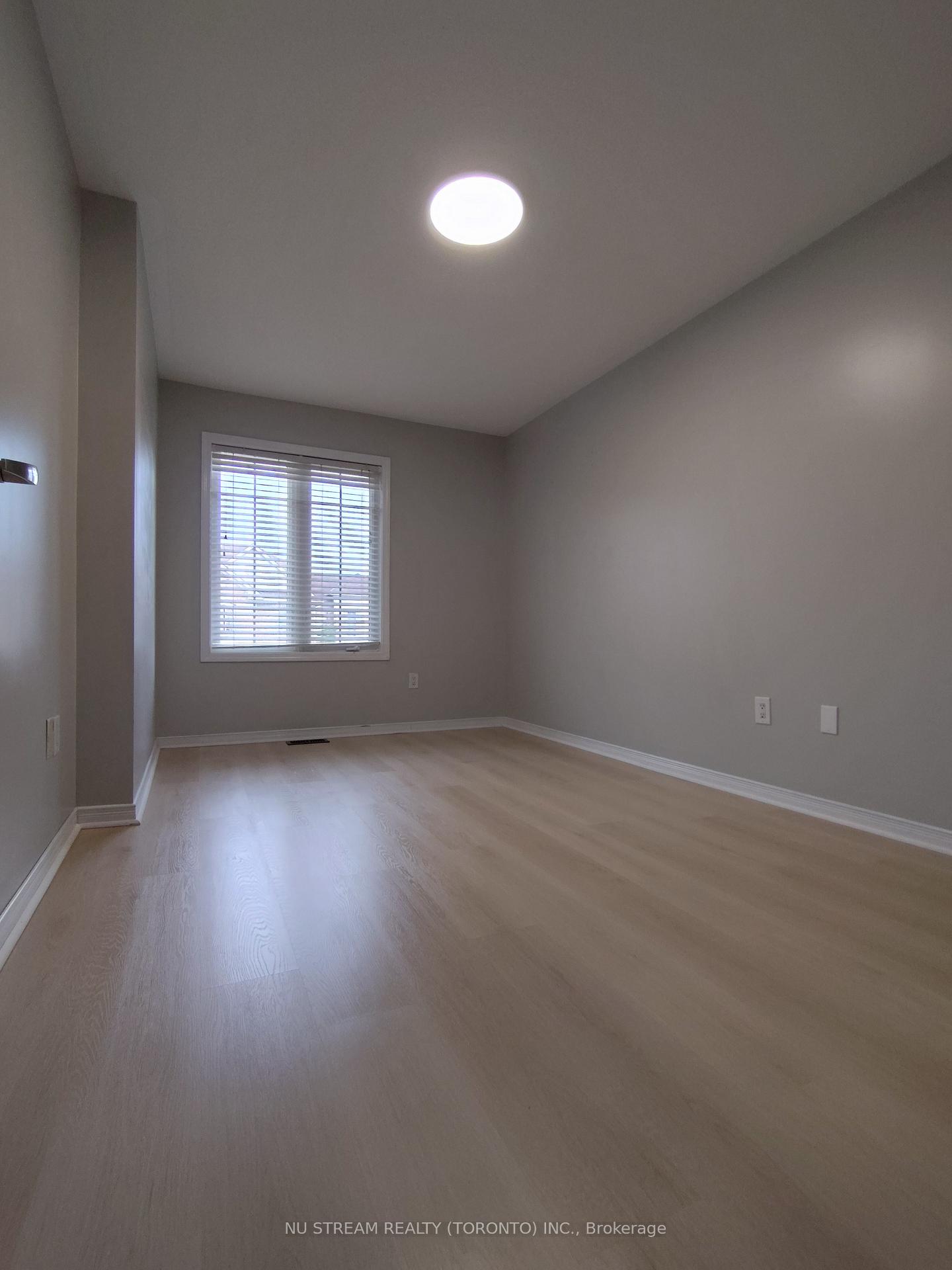 Photo 6 of 8 Coranto Way, Vaughan, Vellore Village — HOMEH