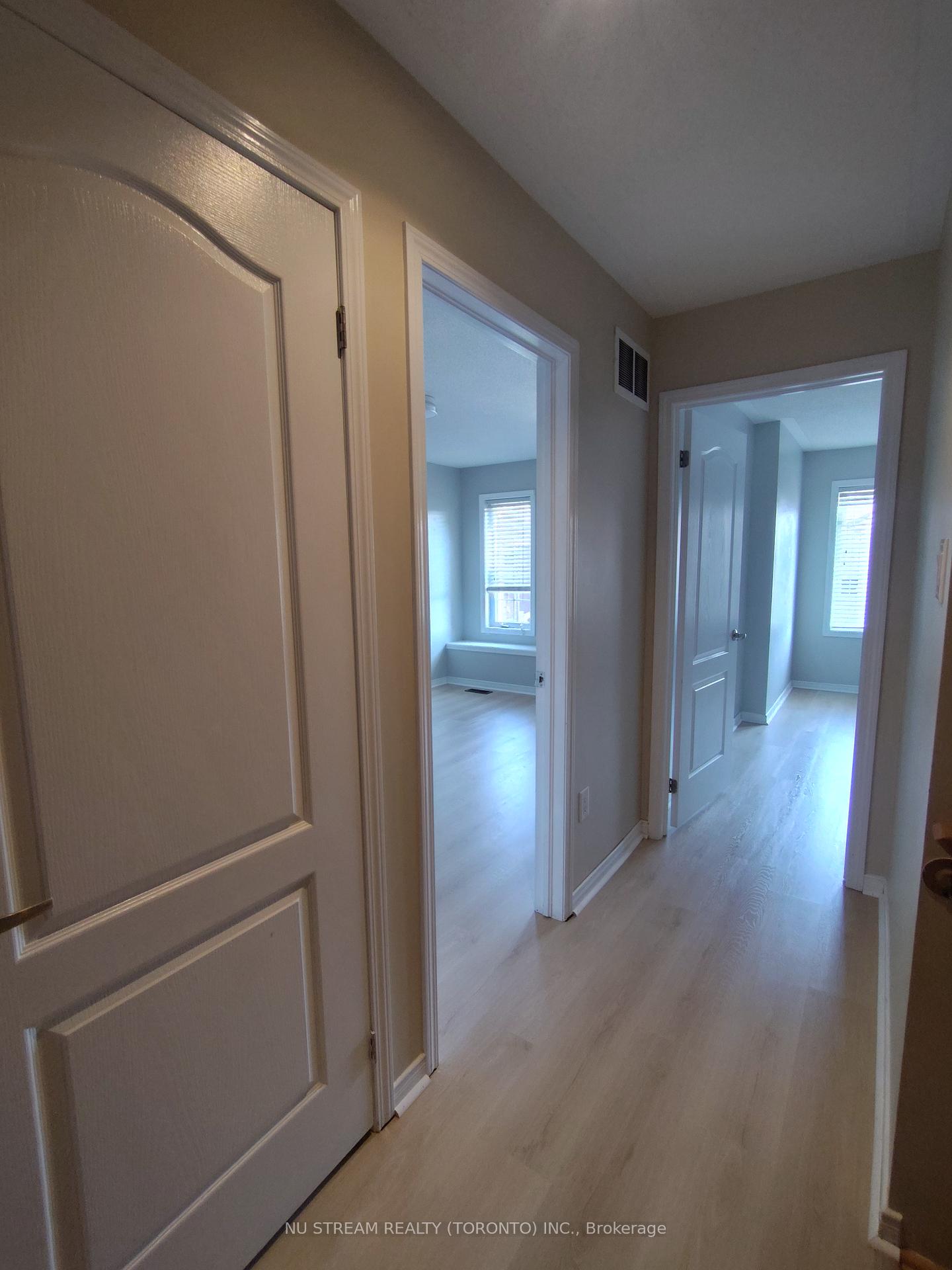 Photo 8 of 8 Coranto Way, Vaughan, Vellore Village — HOMEH