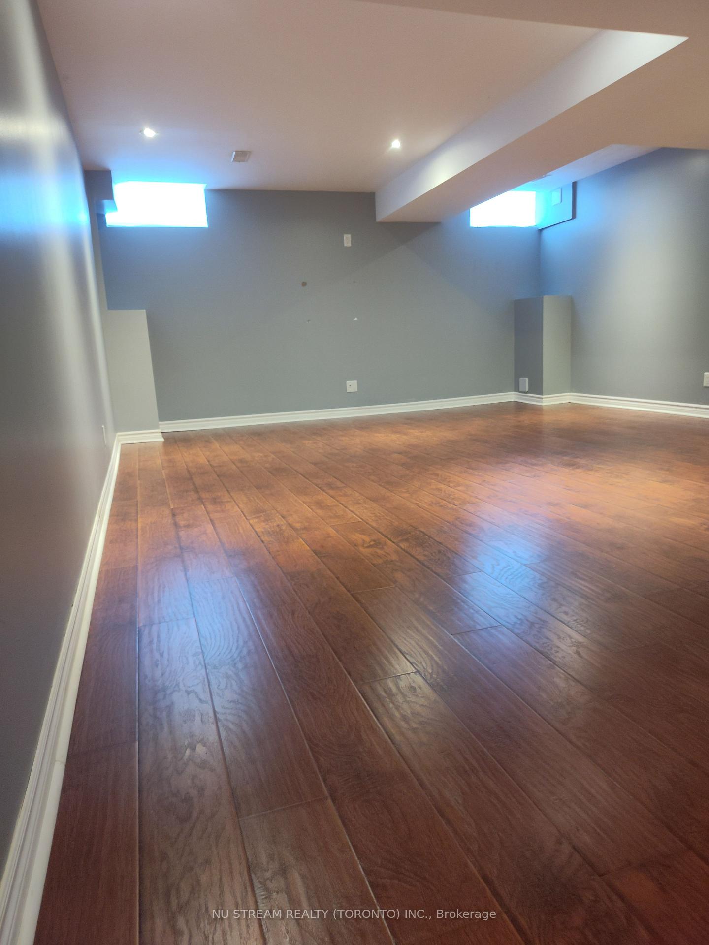Photo 10 of 8 Coranto Way, Vaughan, Vellore Village — HOMEH