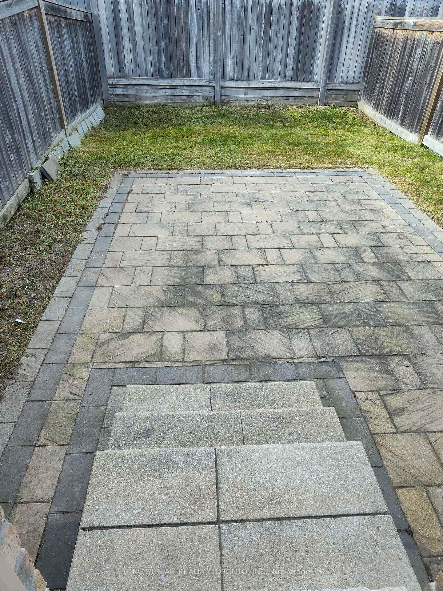 Photo 11 of 8 Coranto Way, Vaughan, Vellore Village — HOMEH