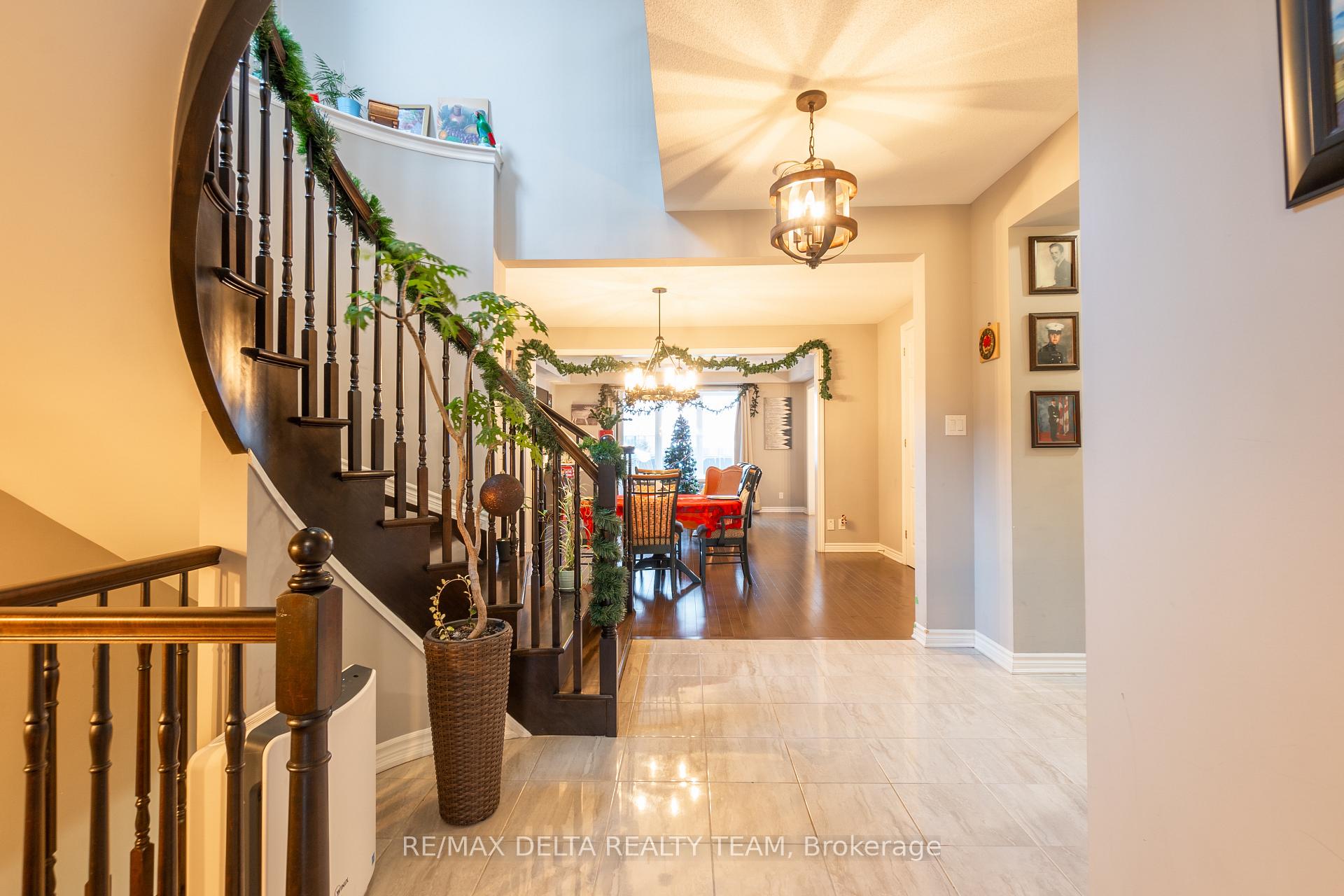 Photo 3 of 132 Bartonia Circle, Ottawa, Avalon West — HOMEH