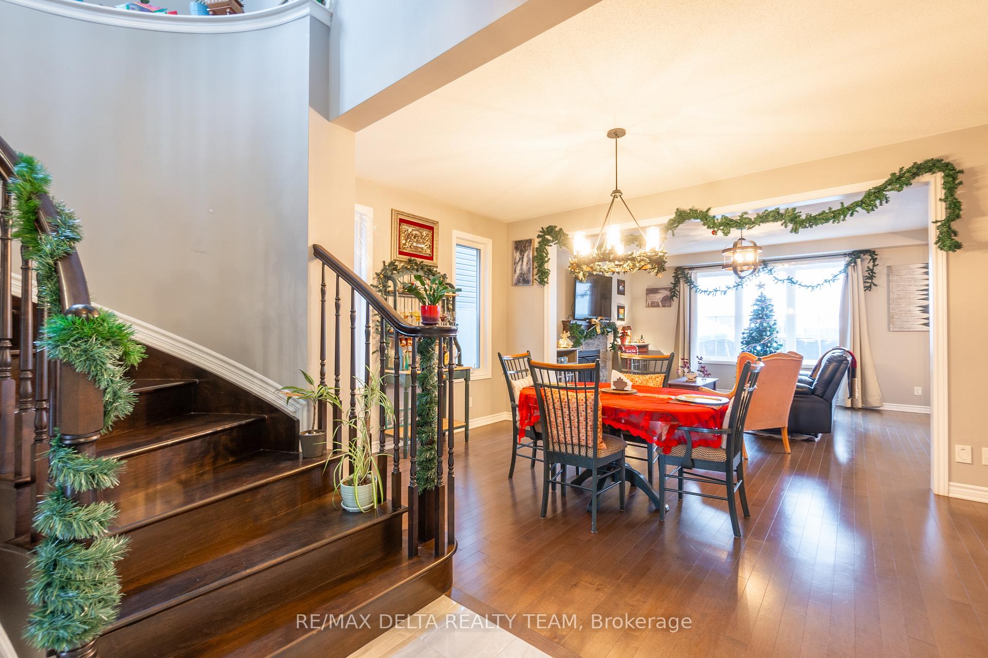 Photo 4 of 132 Bartonia Circle, Ottawa, Avalon West — HOMEH