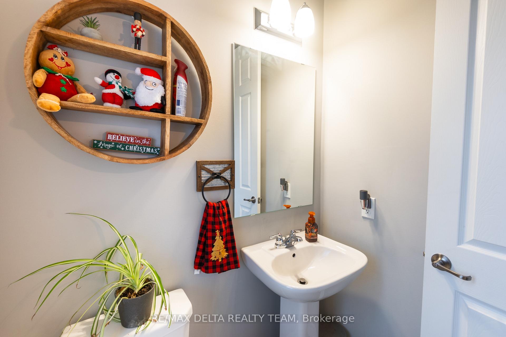 Photo 5 of 132 Bartonia Circle, Ottawa, Avalon West — HOMEH